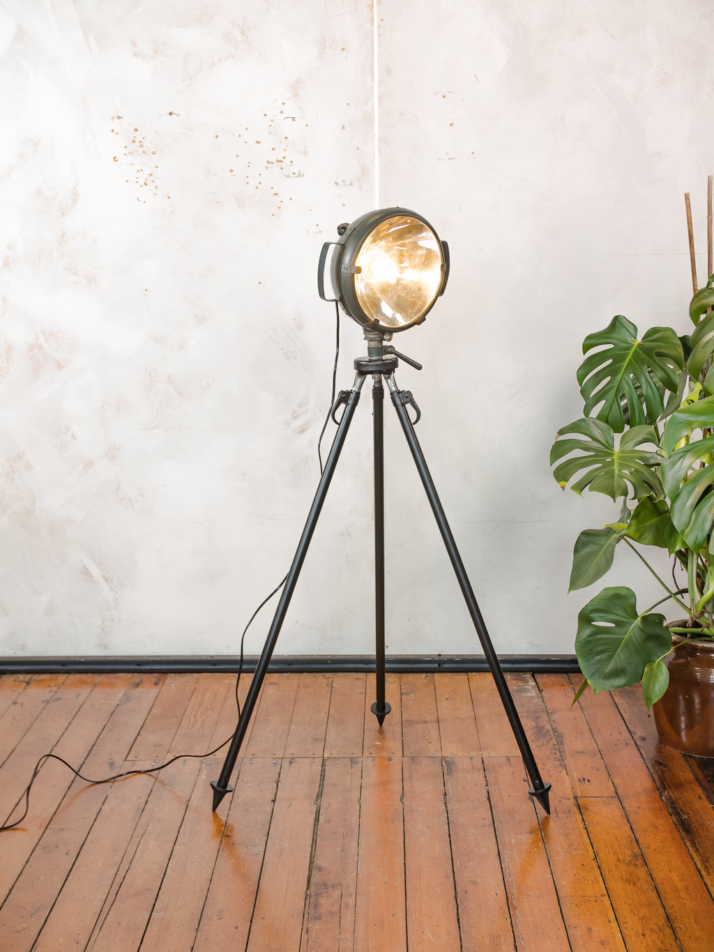 Vintage Military Spotlight Floor Lamp on original Tripod | Bosch Eisemann Industrial Searchlight | Industrial Loft Lighting