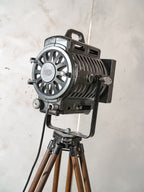 Vintage ARRI film spotlight vloerlamp, industriële filmlamp van Arnold & Richter uit de jaren 1950, statief voor landmeetkunde, studioverlichting