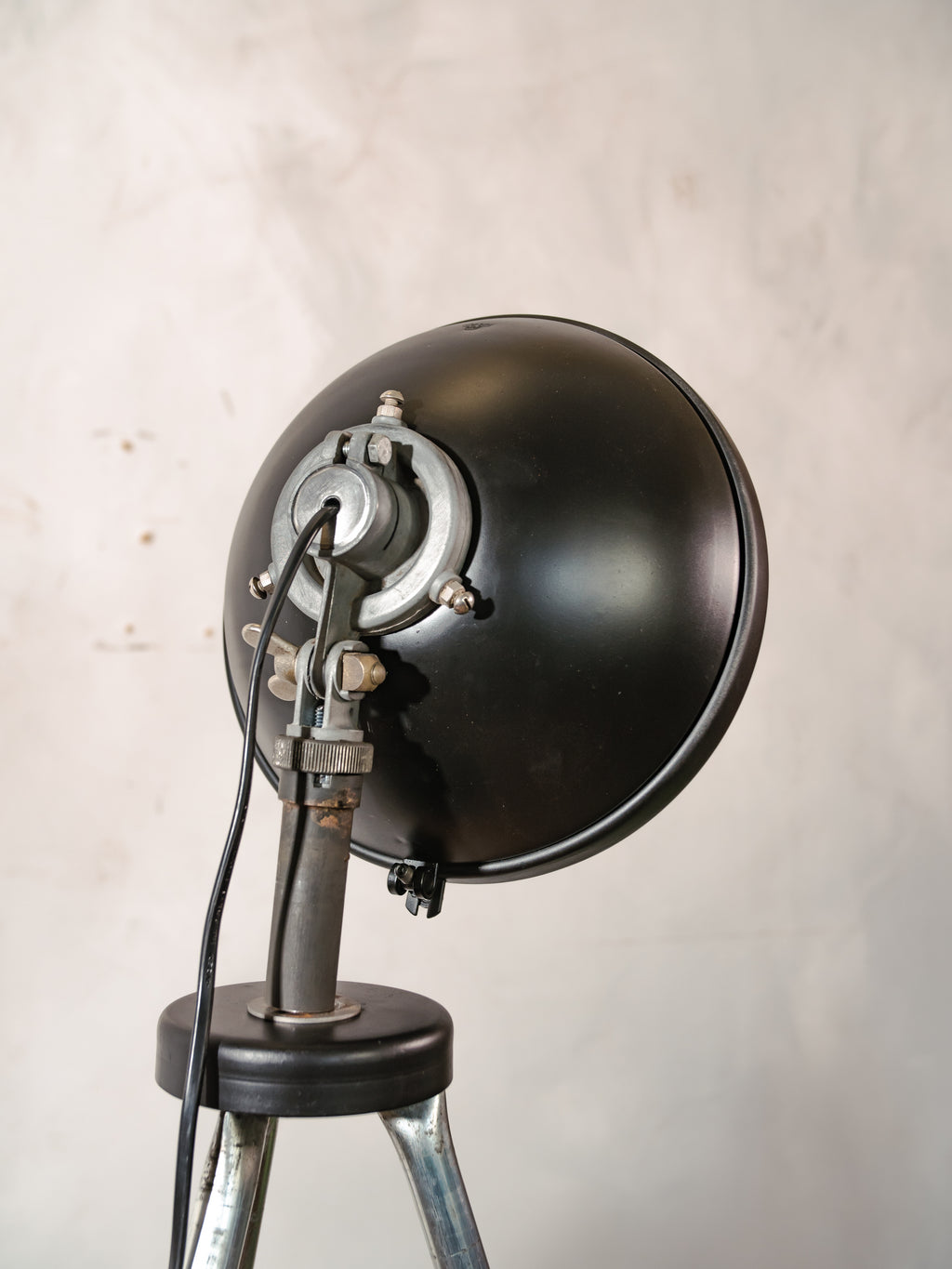 Upcycled spotlight lamp, HELLA rally geïnspireerde statief vloerlamp, industriële verlichting uit de jaren 50