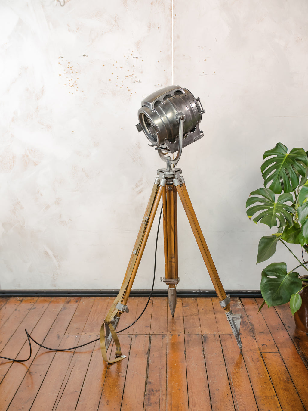 Bardwell & McAlister Keg Light, 1950s Hollywood, detail view 14