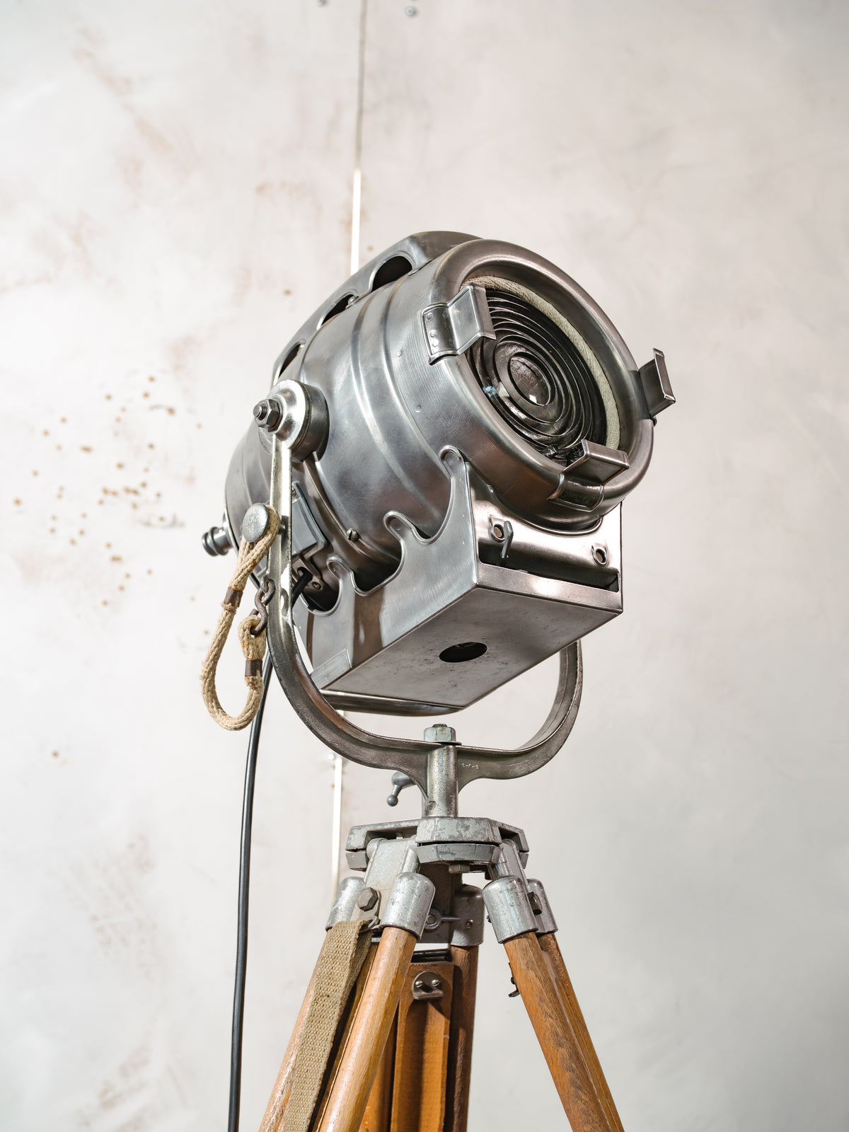 Bardwell & McAlister Keg Light, 1950s Hollywood, detail view 7