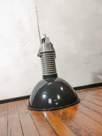 Industriële hanglamp van zwart emaille uit de jaren 50, vintage Philips HDK 250, grote fabriekslamp, hanglamp voor in de keuken of schuur.