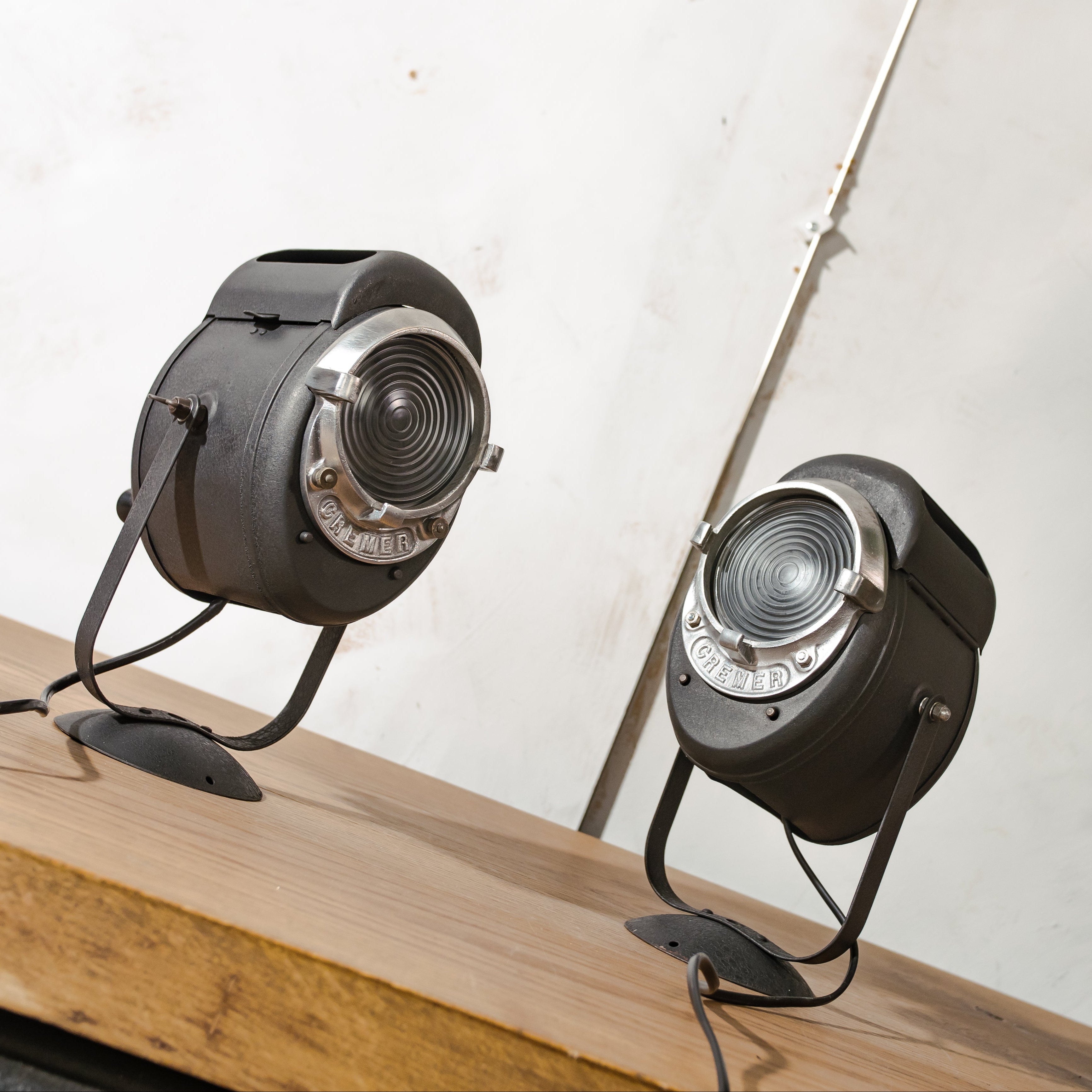 Vintage A.E. Cremer Paris Baby spotlight lamp uit de jaren 1950, originele industriële theaterverlichting.