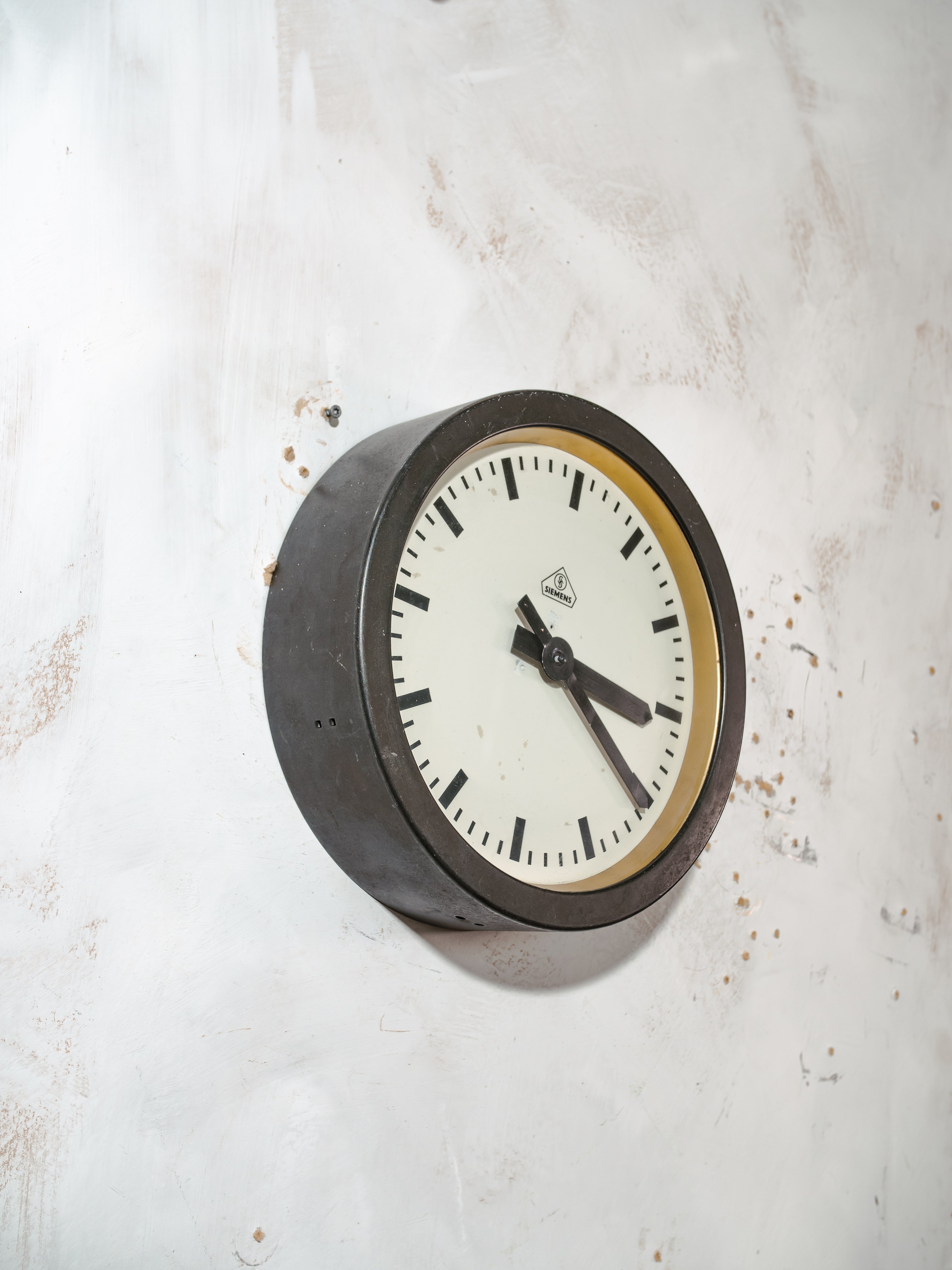 1930s Small Station Clock by Siemens, Ø30 CM, Satin Black Industrial Factory Clock, Converted to Quartz mechanism