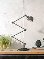 Vintage Jieldé industriële vloerlamp uit de jaren 50 met 4 armen, Frans ontwerp van Jean-Louis Domecq – Originele grijze patina