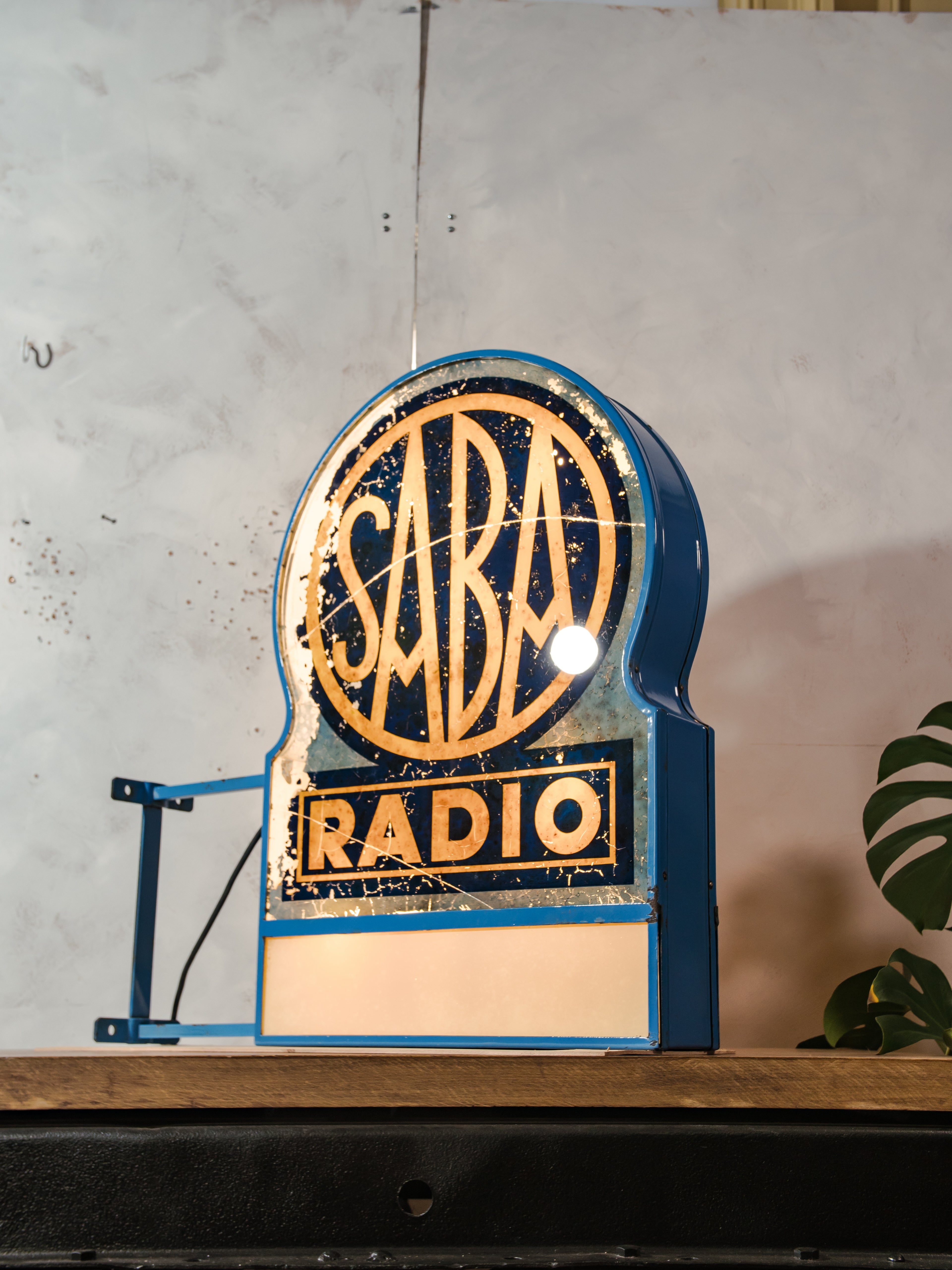 Uiterst zeldzaam dubbelzijdig verlicht reclamebord van SABA Radio uit de jaren 30 – Art Deco Duitse radio reclame lichtbak Emaille & glas bedekt- Museumkwaliteit