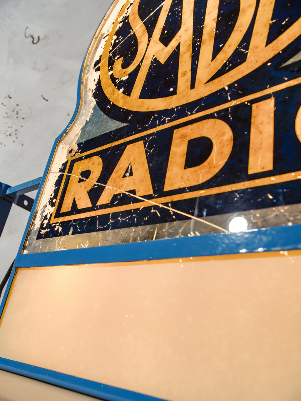 Uiterst zeldzaam dubbelzijdig verlicht reclamebord van SABA Radio uit de jaren 30 – Art Deco Duitse radio reclame lichtbak Emaille & glas bedekt- Museumkwaliteit