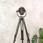 Vloerlamp uit de jaren 60 van Rank Strand, Model Patt 123, satijnzwart, upcycled, met zwart houten statief, design loft decor.