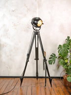 Vloerlamp uit de jaren 60 van Rank Strand, Model Patt 123, satijnzwart, upcycled, met zwart houten statief, design loft decor.
