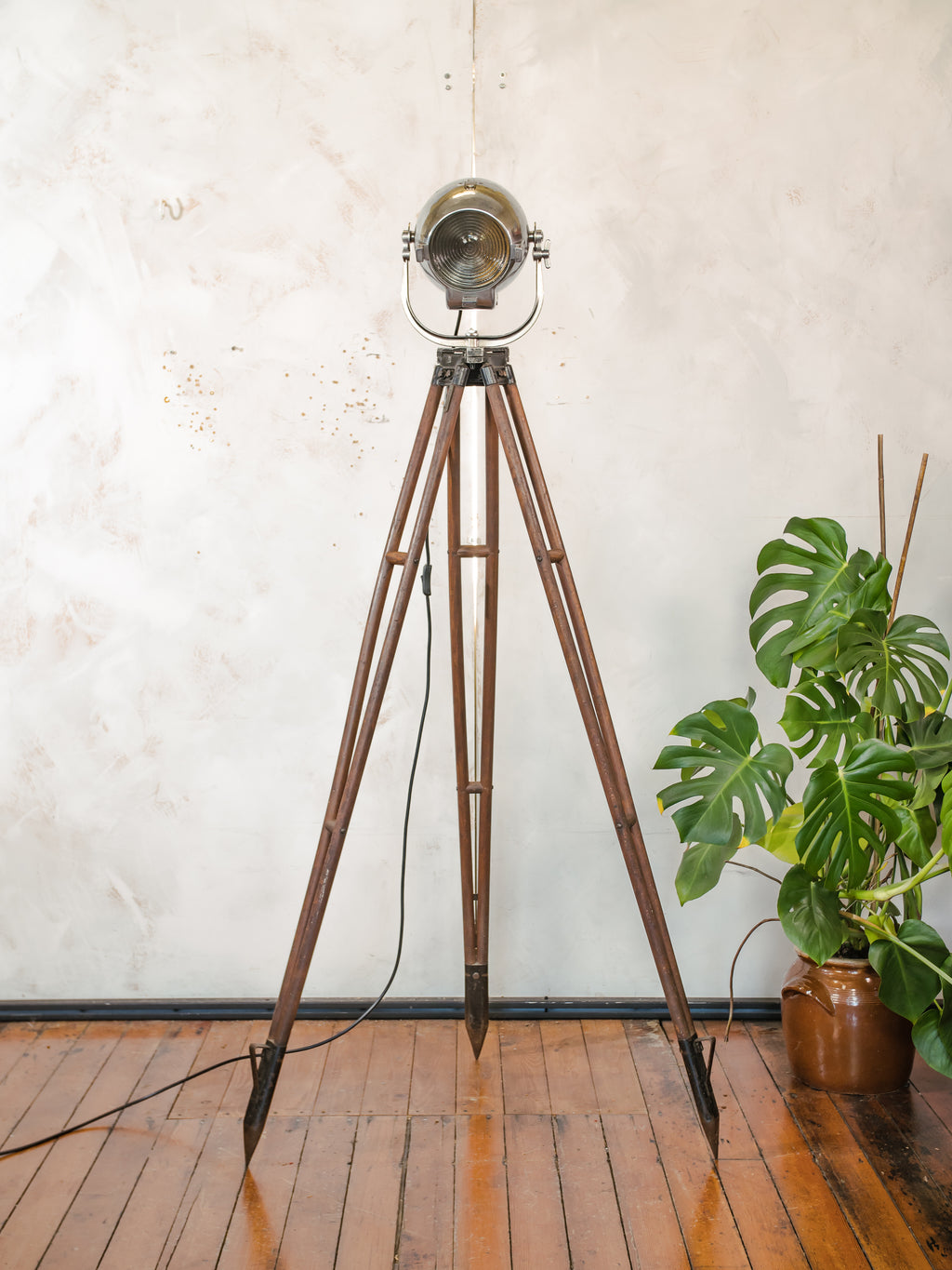 1950s Polished Strand Electric Patt 123 Theater Spotlight Floor Lamp, Surveying Tripod Stage Light, Film loft lighting