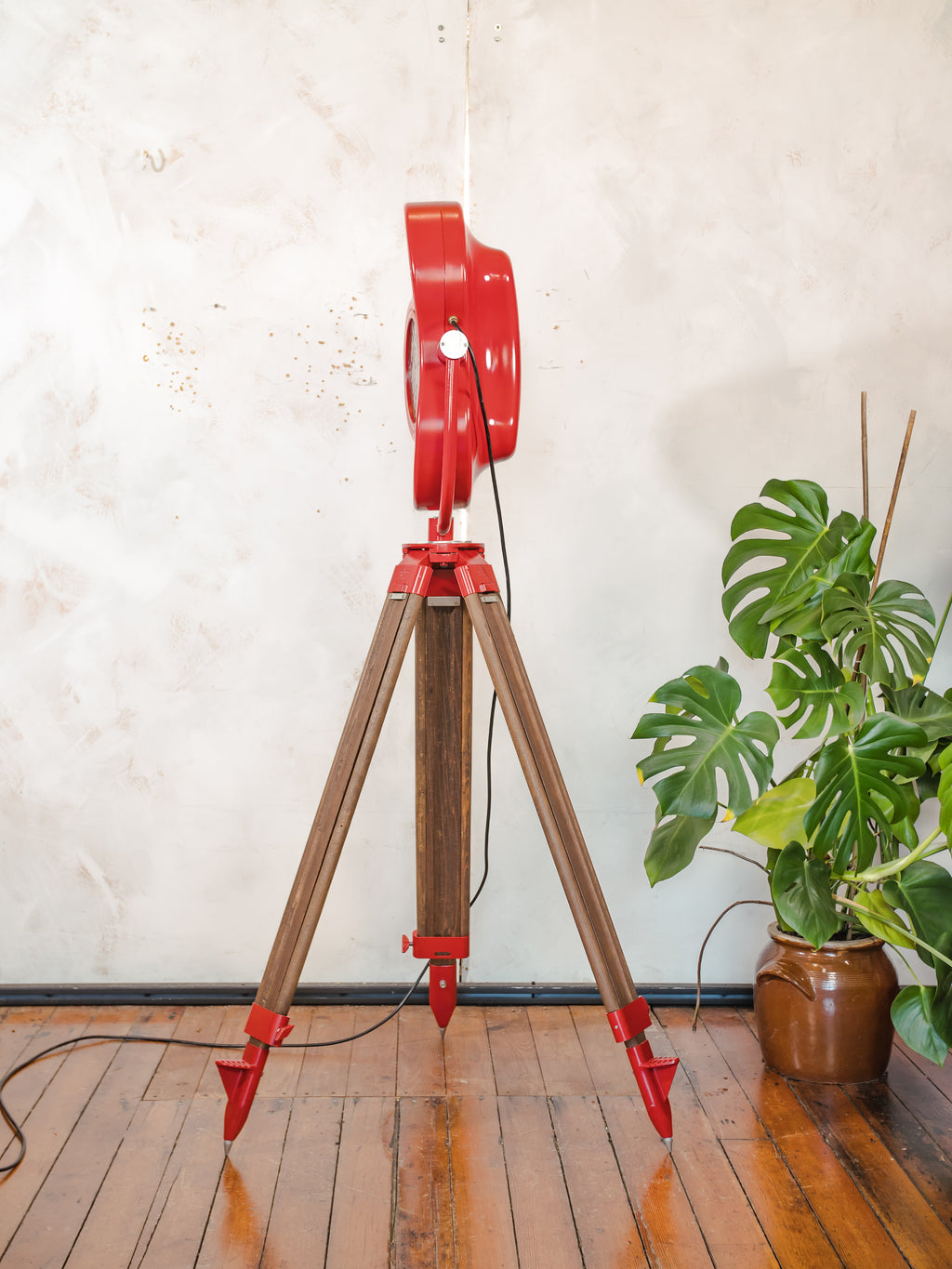 Retro Red Heraeus Hanaulux London Vintage Surgical Spotlight Floor Lamp, Upcycled Medical History on Wooden Surveying Tripod