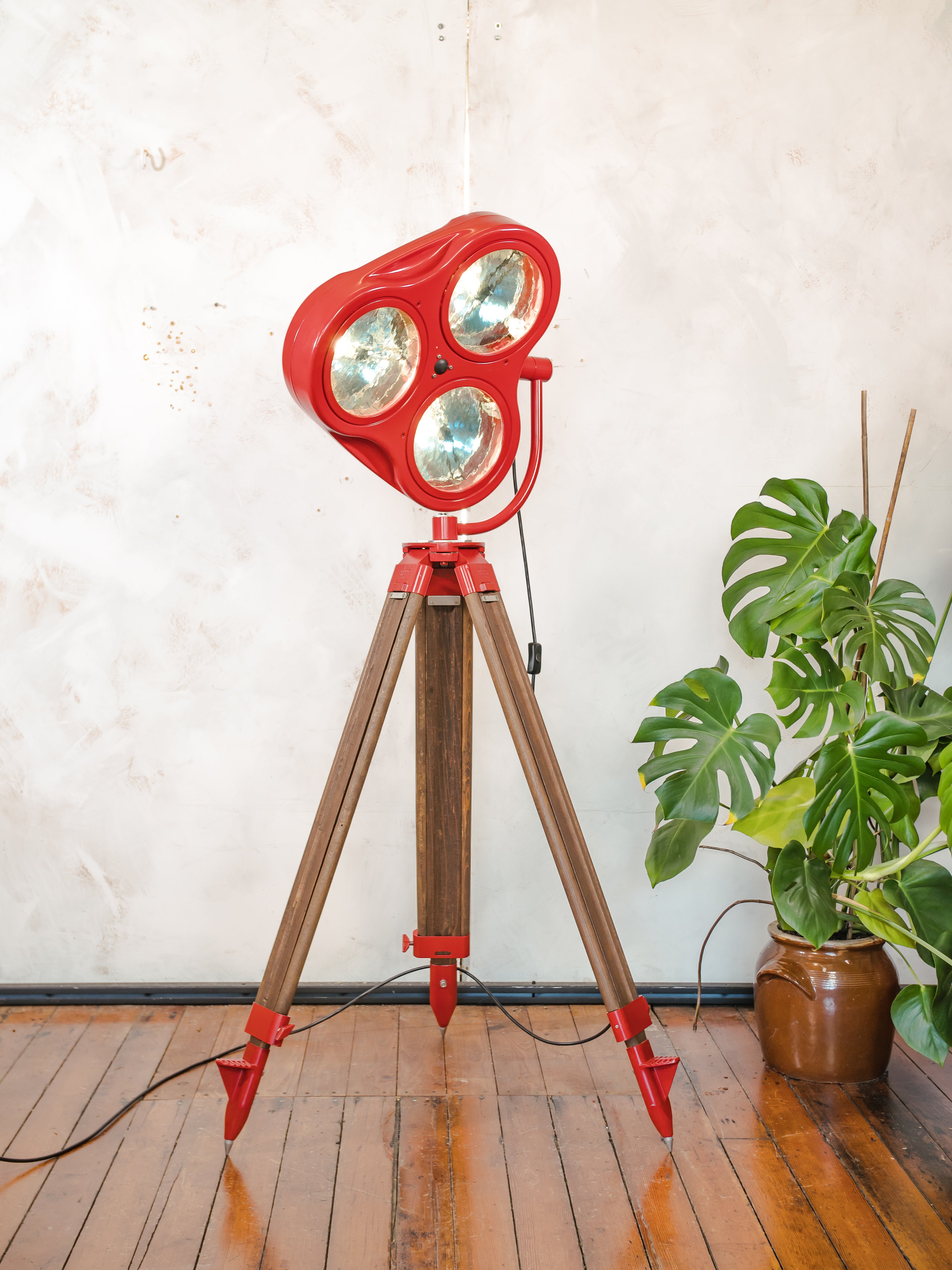 Retro Red Heraeus Hanaulux London Vintage Surgical Spotlight Floor Lamp, Upcycled Medical History on Wooden Surveying Tripod