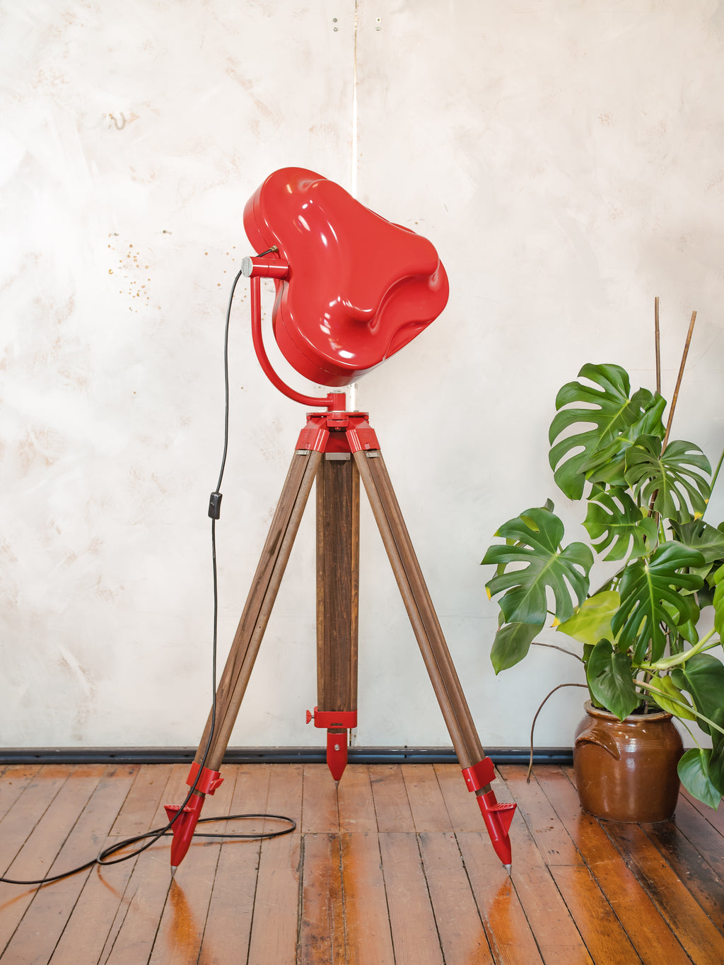 Retro Red Heraeus Hanaulux London Vintage Surgical Spotlight Floor Lamp, Upcycled Medical History on Wooden Surveying Tripod