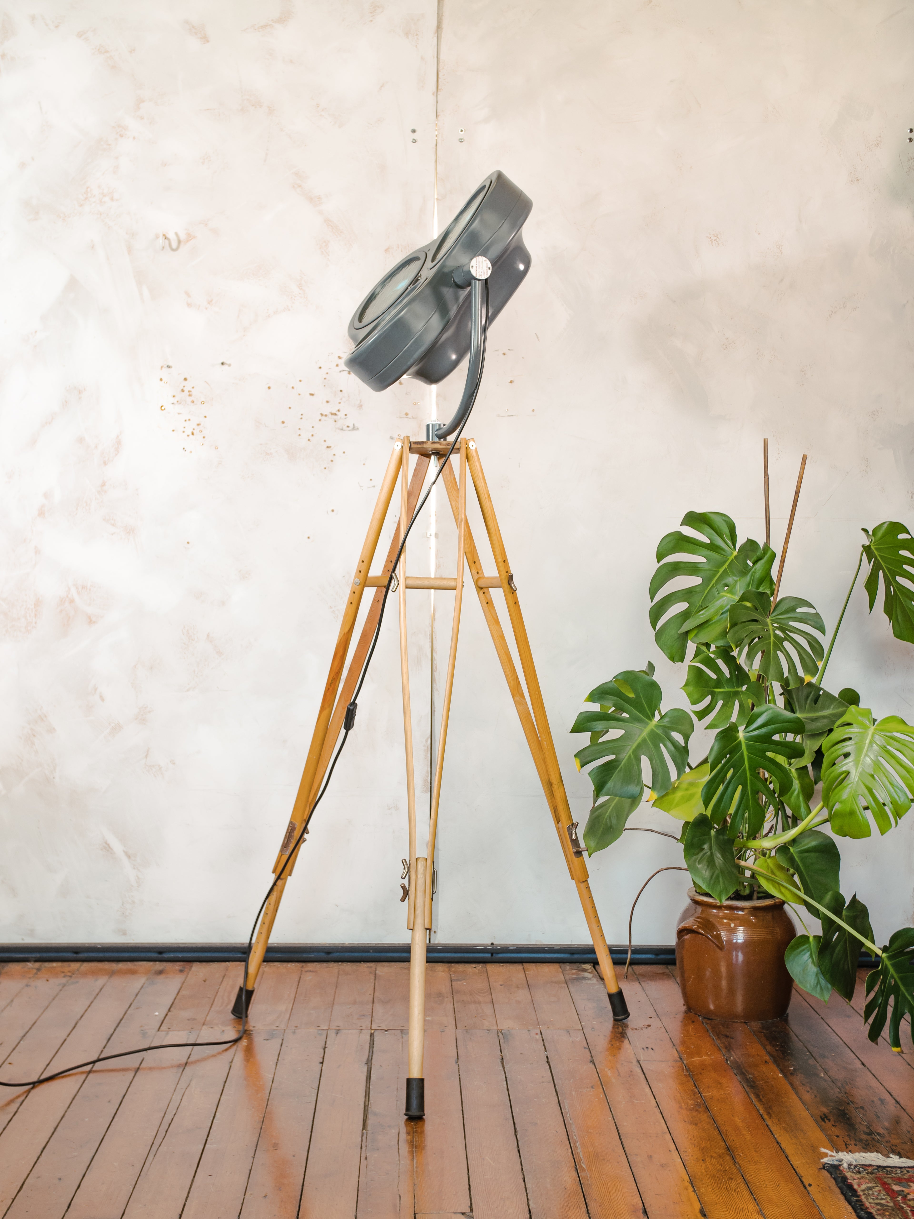 Gray anthracite Surgical Hospital Spotlight by Heraeus Hanaulux London, Designer Unique Floor Lamp, Wooden Army Crutch Tripod