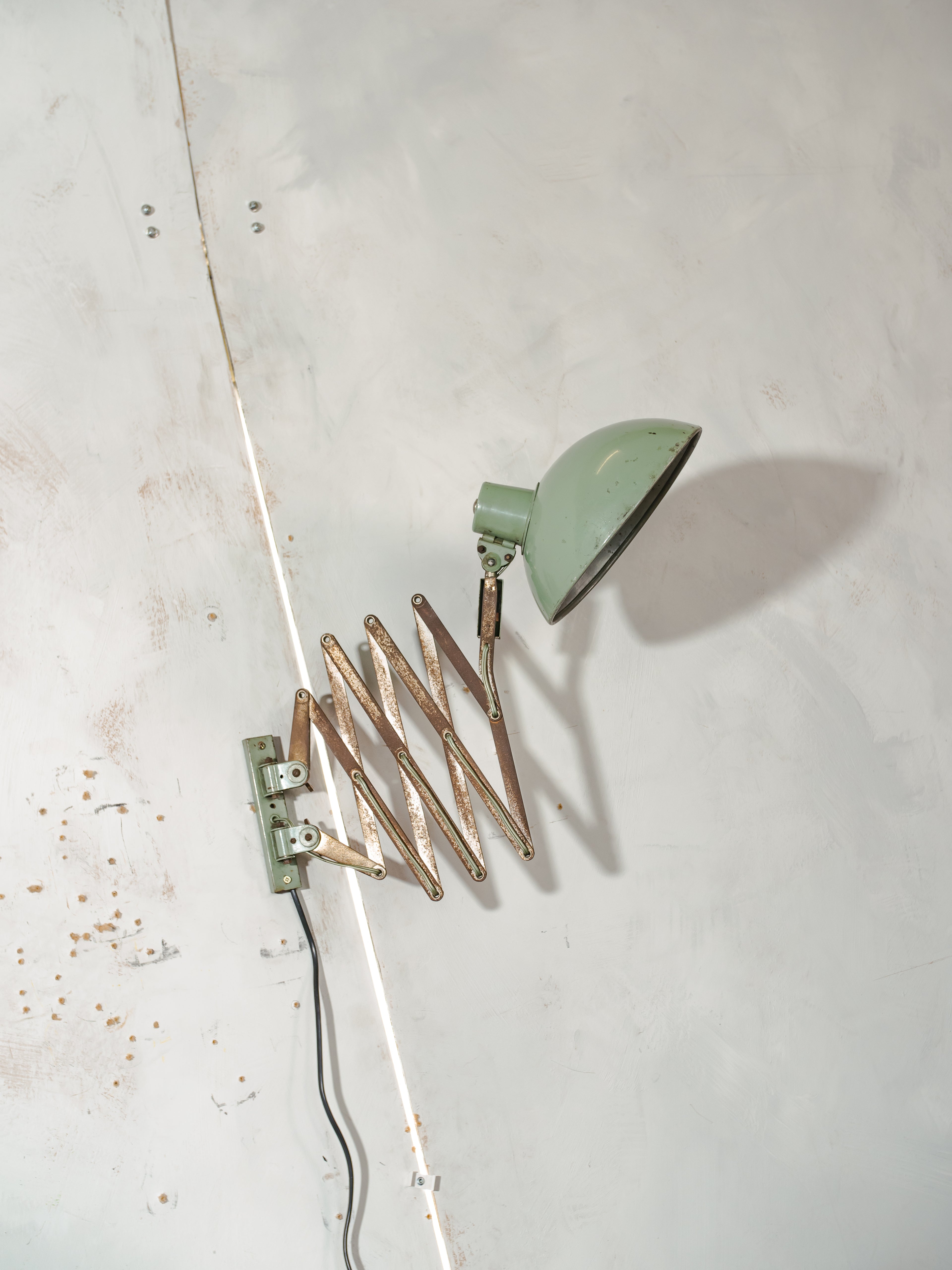 Vintage French Industrial Scissor Wall Lamp, Circa 1950s, Workshop Light Extendable, Rustic Green Patina