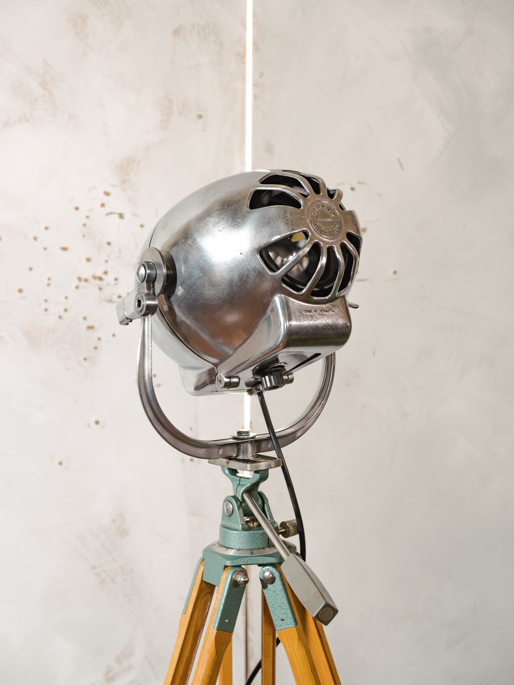 Vintage Strand Electric Patt 123 Theater Spotlight Floor Lamp, Industrial Tripod Stage Light, Polished Film Light, Loft Lighting Decor