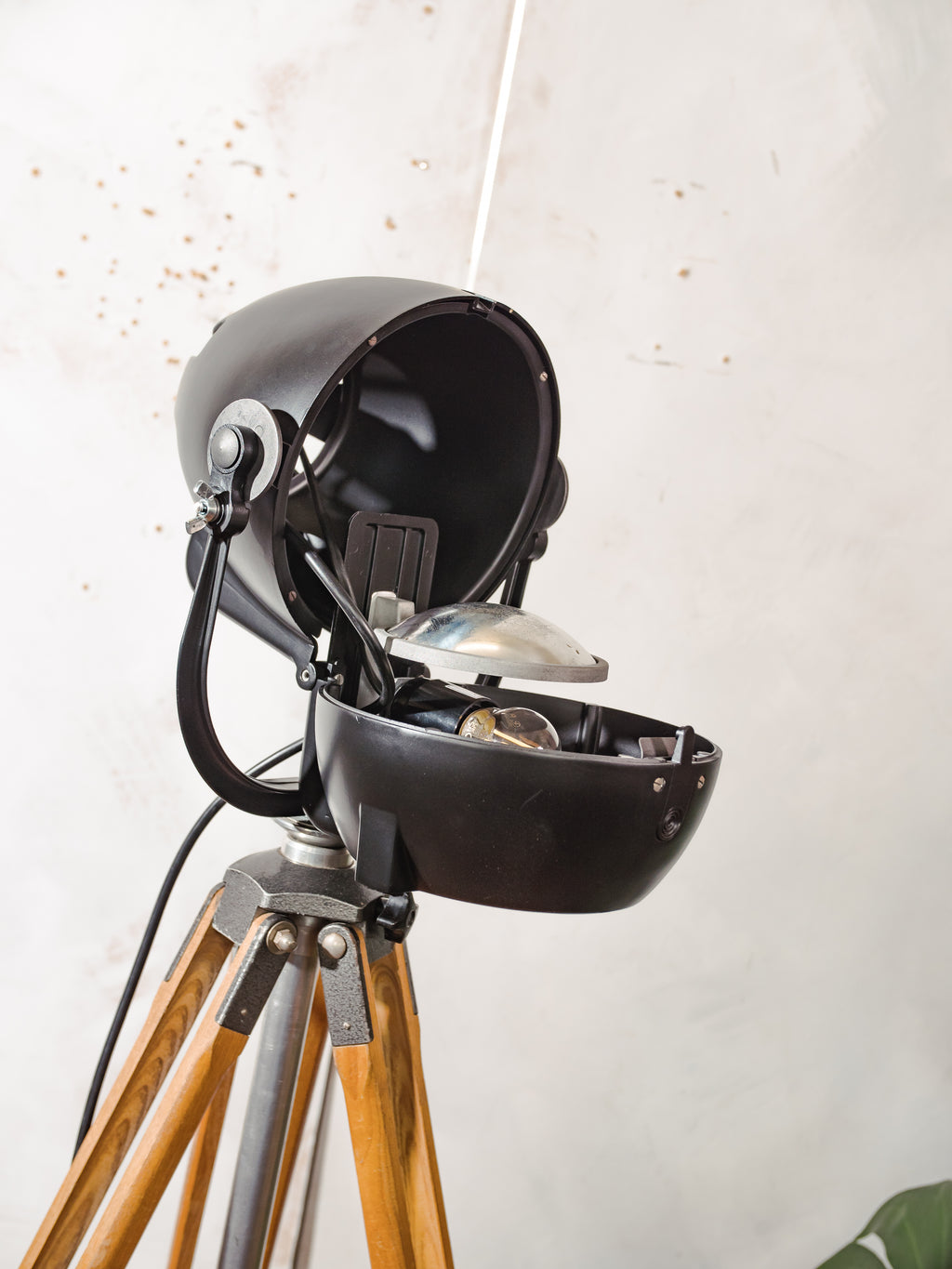 1950s Matte Black Renovated Strand Electric Patt 123 Theater Spotlight Floor Lamp, Berlebach Tripod Stage Light, Designer Loft Decor