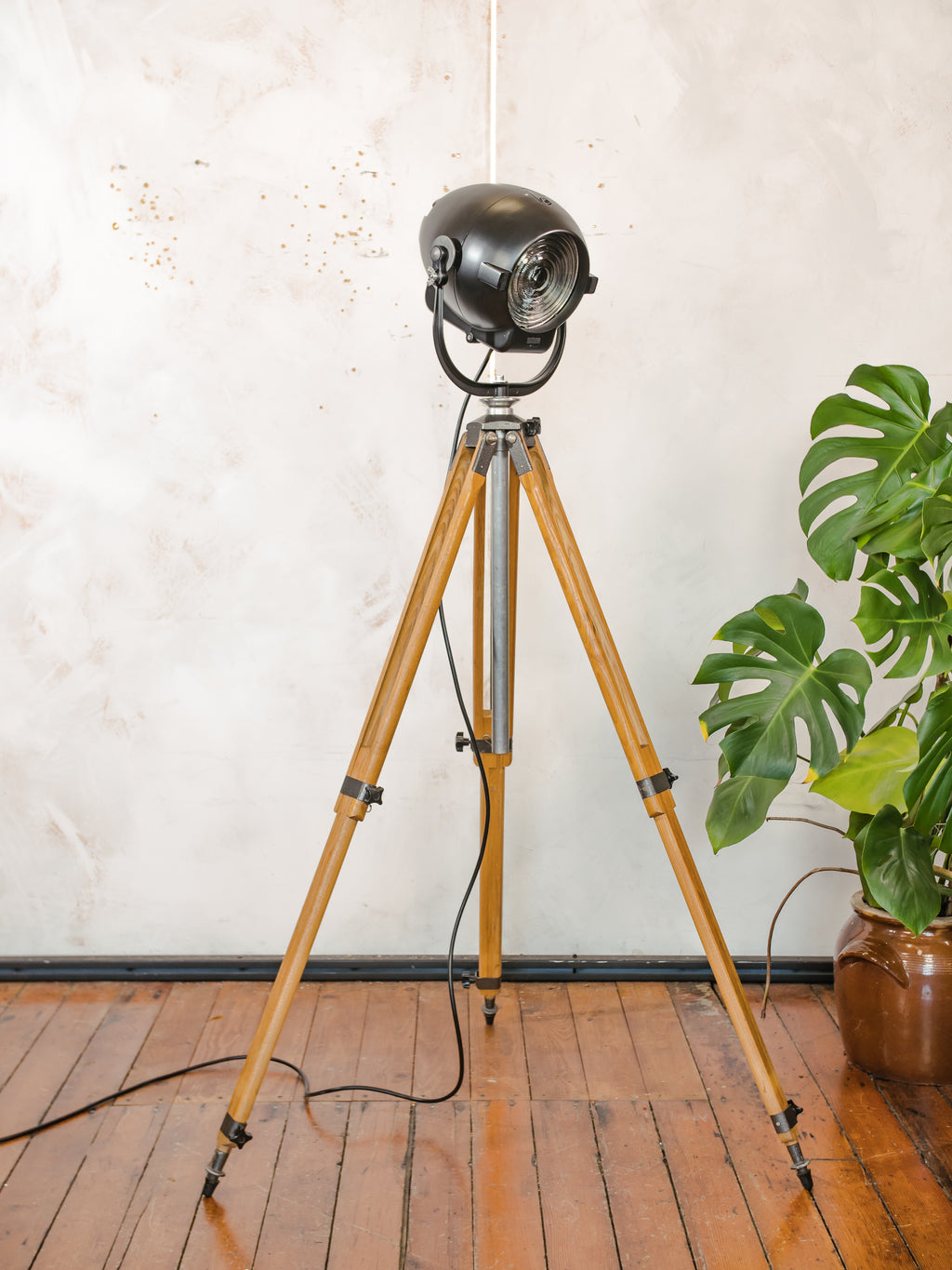 1950s Matte Black Renovated Strand Electric Patt 123 Theater Spotlight Floor Lamp, Berlebach Tripod Stage Light, Designer Loft Decor