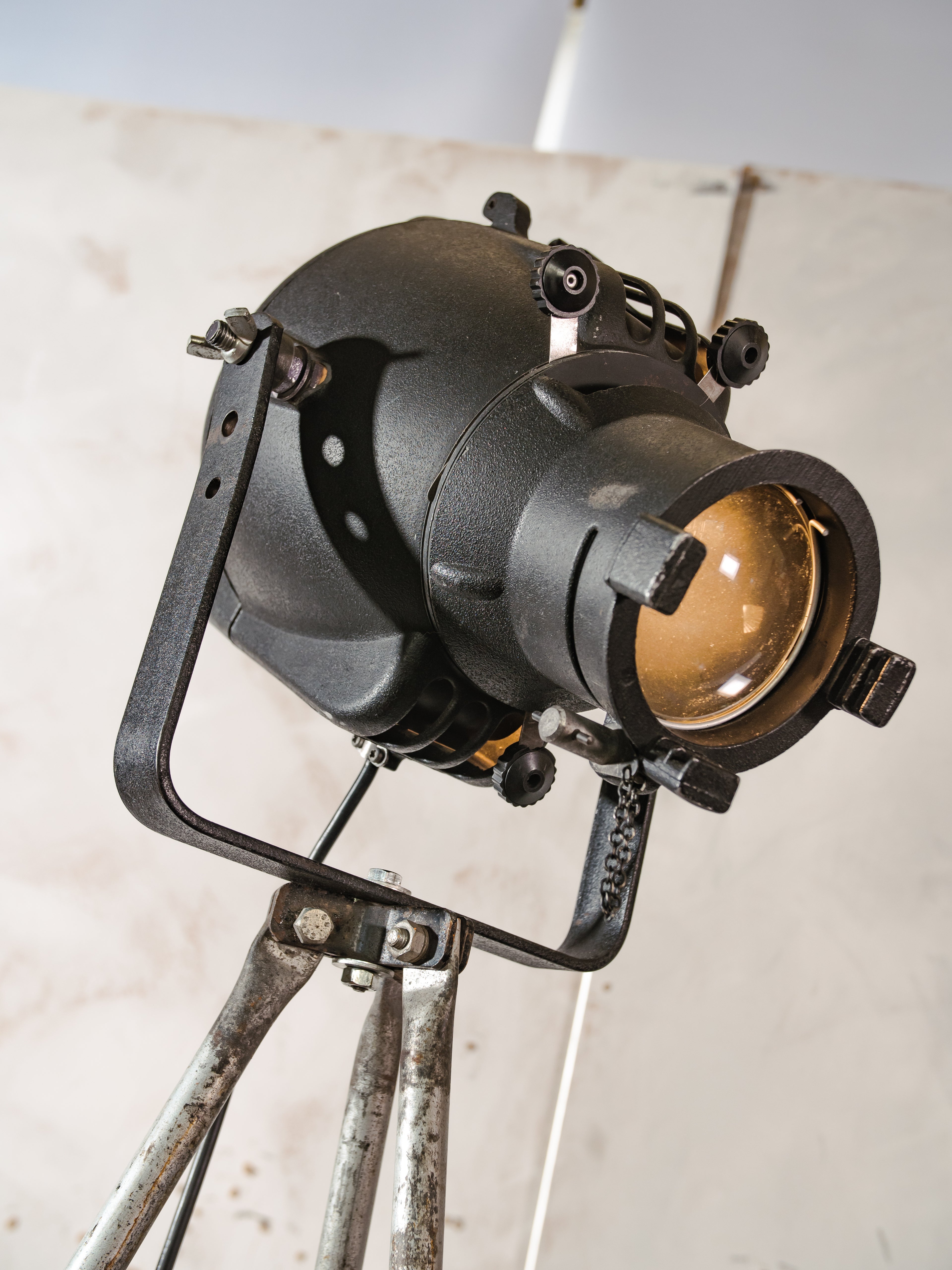 Vintage Strand Patt 23 theaterspot vloerlamp, industriële Bosch statief vloerlamp, Britse toneelverlichting uit de jaren 60