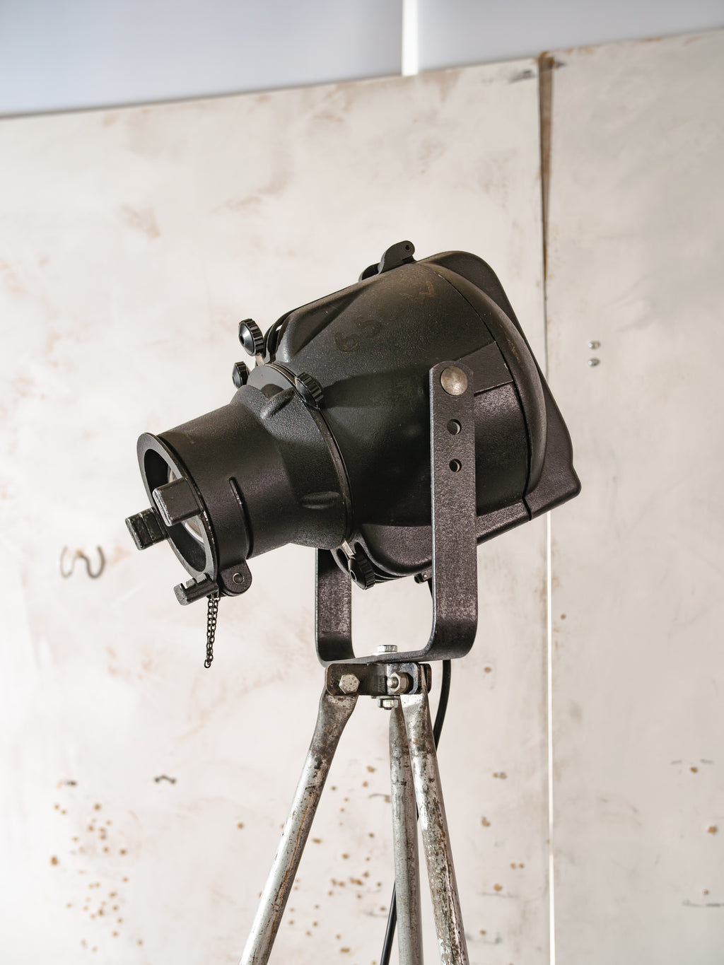 Vintage Strand Patt 23 theaterspot vloerlamp, industriële Bosch statief vloerlamp, Britse toneelverlichting uit de jaren 60
