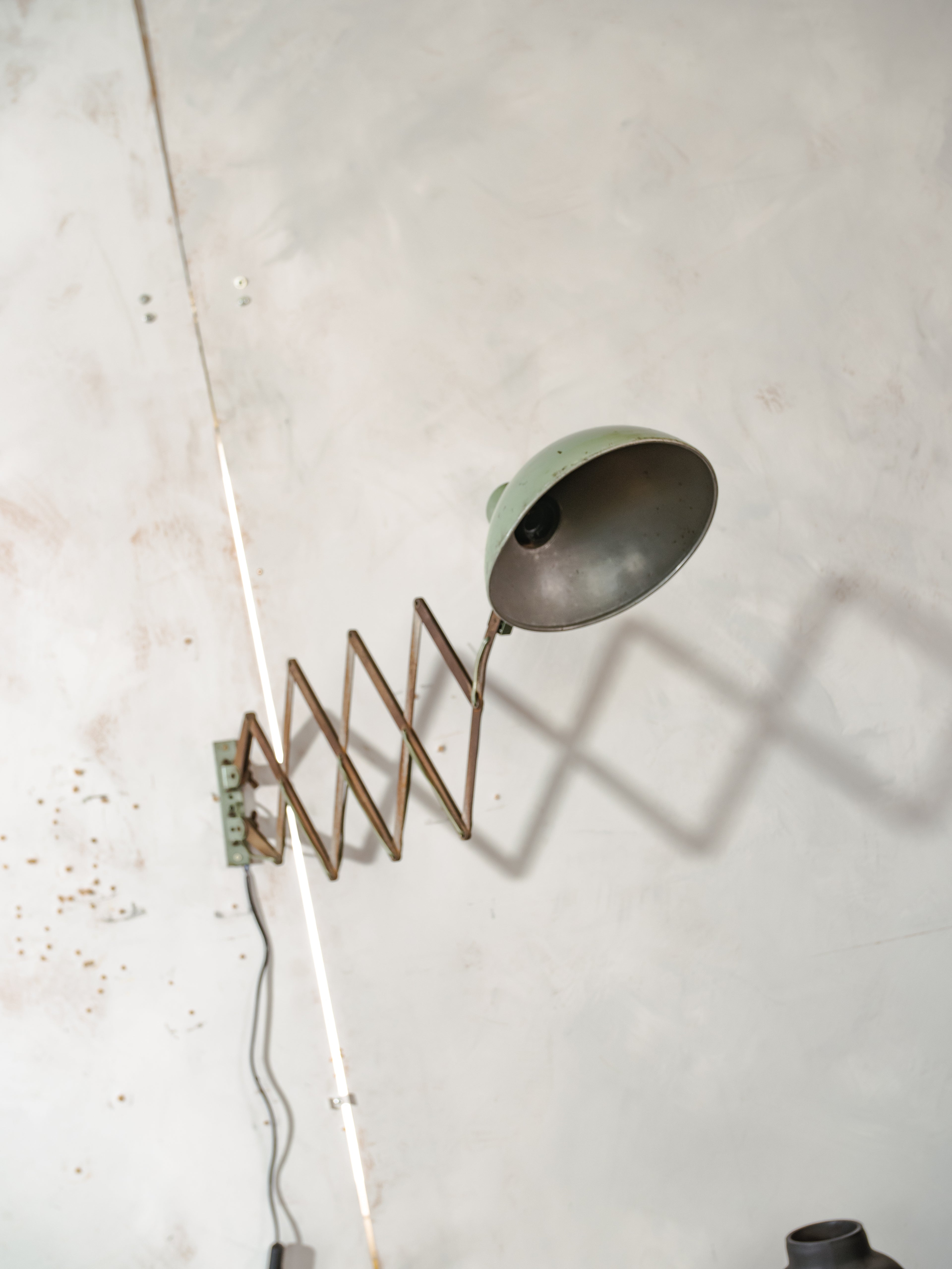 Vintage French Industrial Scissor Wall Lamp, Circa 1950s, Workshop Light Extendable, Rustic Green Patina