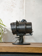 Vintage DDR spoorweg signaal schijnwerper tafellamp, industriële bureaulamp, Telesig Berlin, oranje lens.
