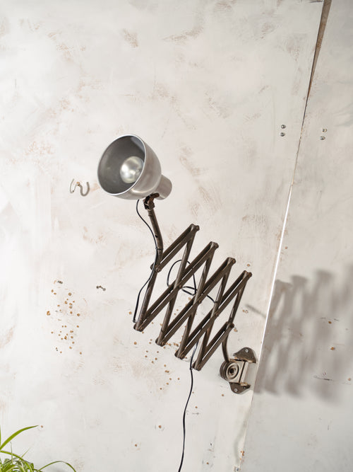 1930s Army Green Patina Scissor Lamp by Hala, Vintage Workshop Harmonica Light, Bauhaus H. Th. J. A. Busquet Lighting