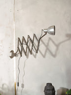 1930s Army Green Patina Scissor Lamp by Hala, Vintage Workshop Harmonica Light, Bauhaus H. Th. J. A. Busquet Lighting