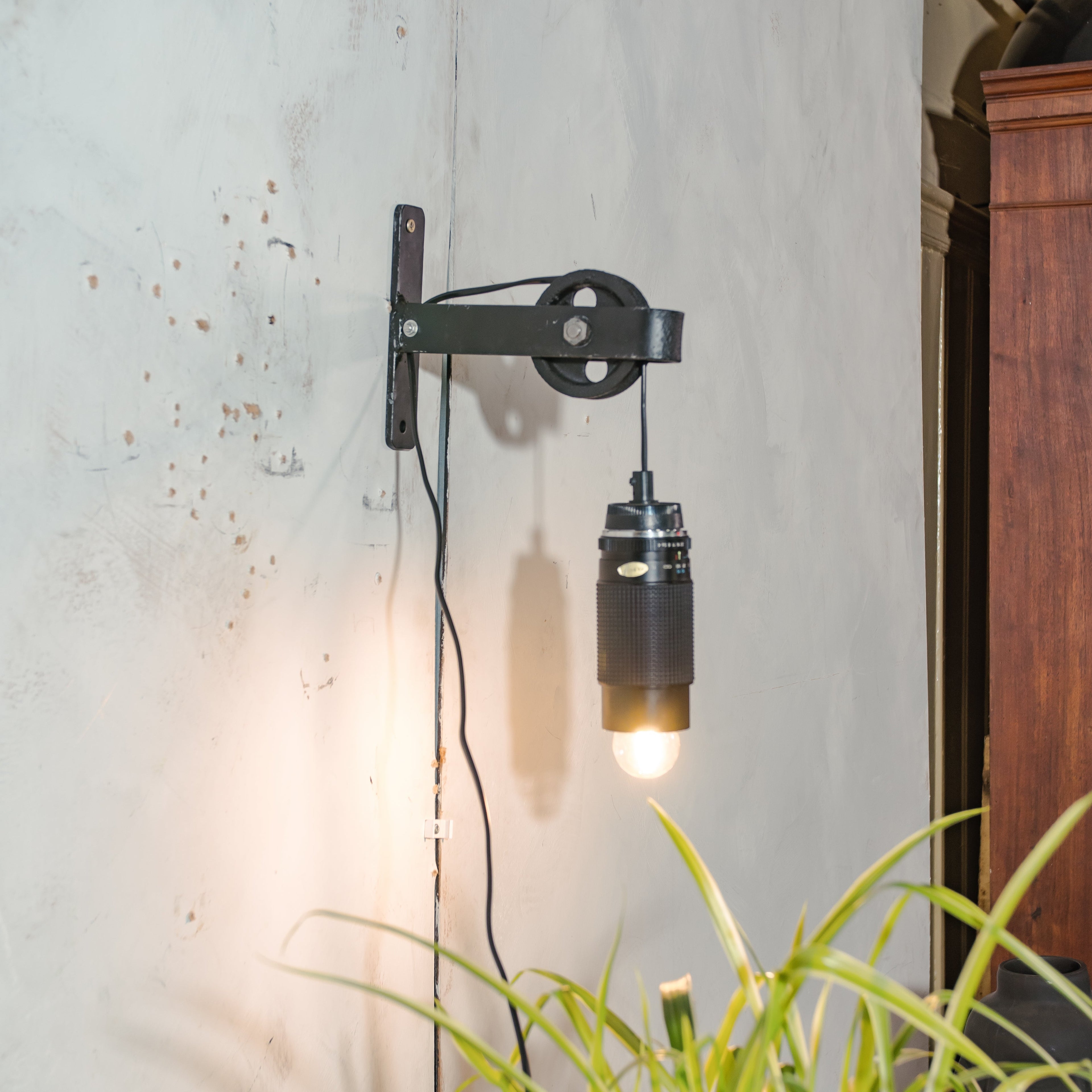 Repurposed LENS Wall lamp, Photo camera 80-200 mm RMC Tokina lighting, Upcycling Pulley light, gift for Photographers