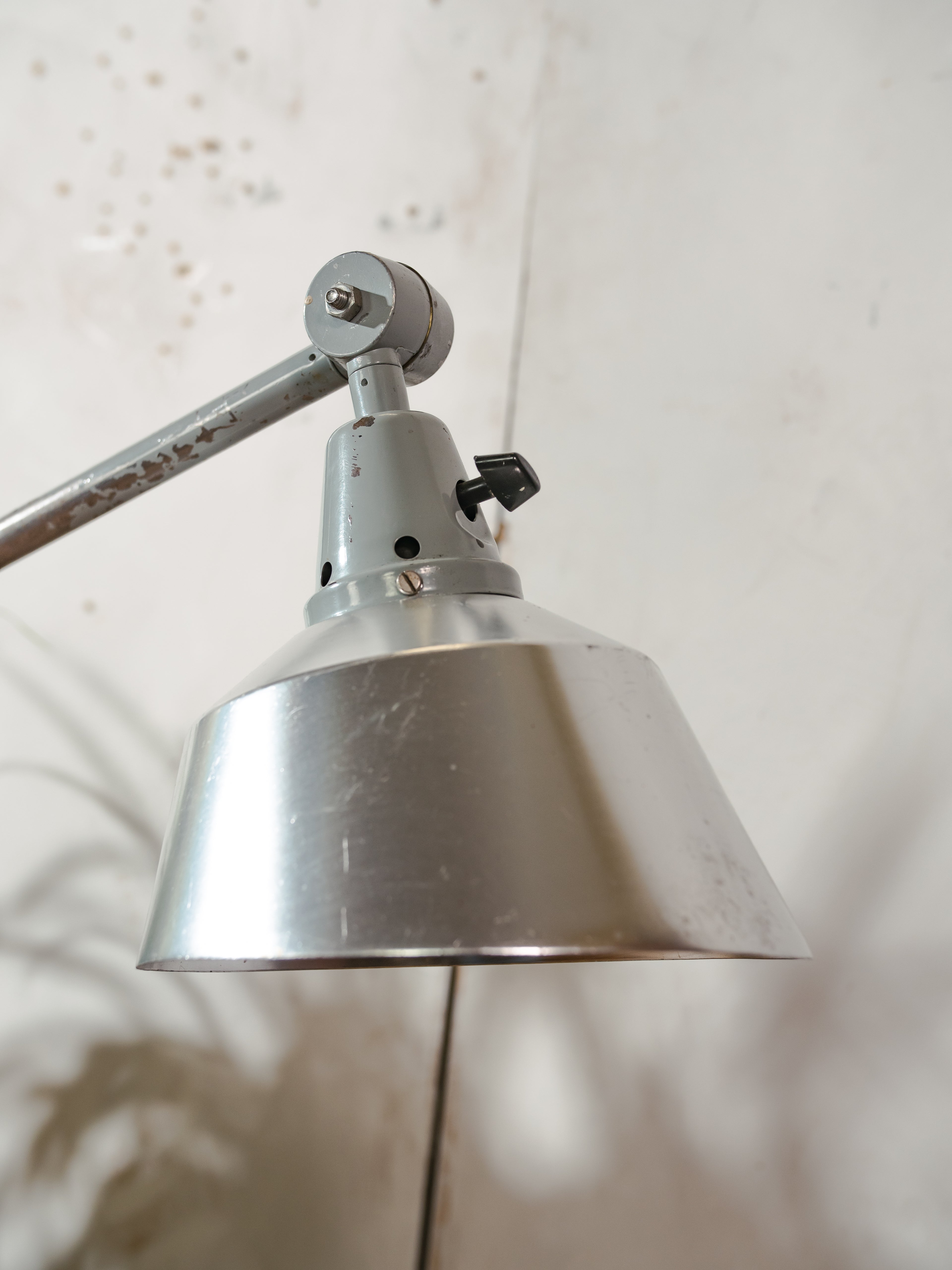 1950s Midgard R2 Desk Lamp, Curt Fischer Design Lighting, original paint and aluminum shade