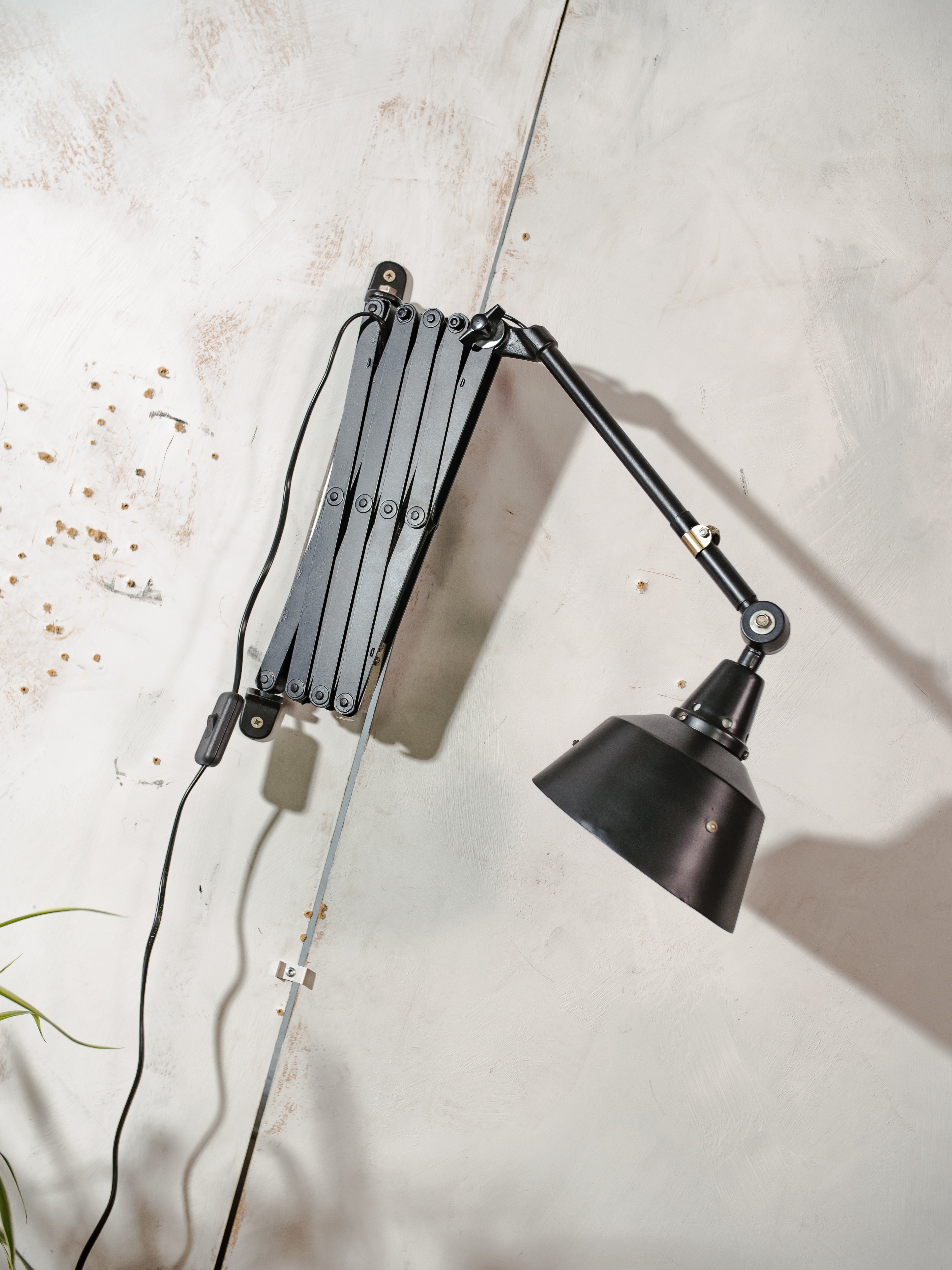 1930s MIDGARD XXL Scissor Lamp, Renovated Antique Black Workshop lamp, Rare Wall Harmonica Light, design by Curt Fischer