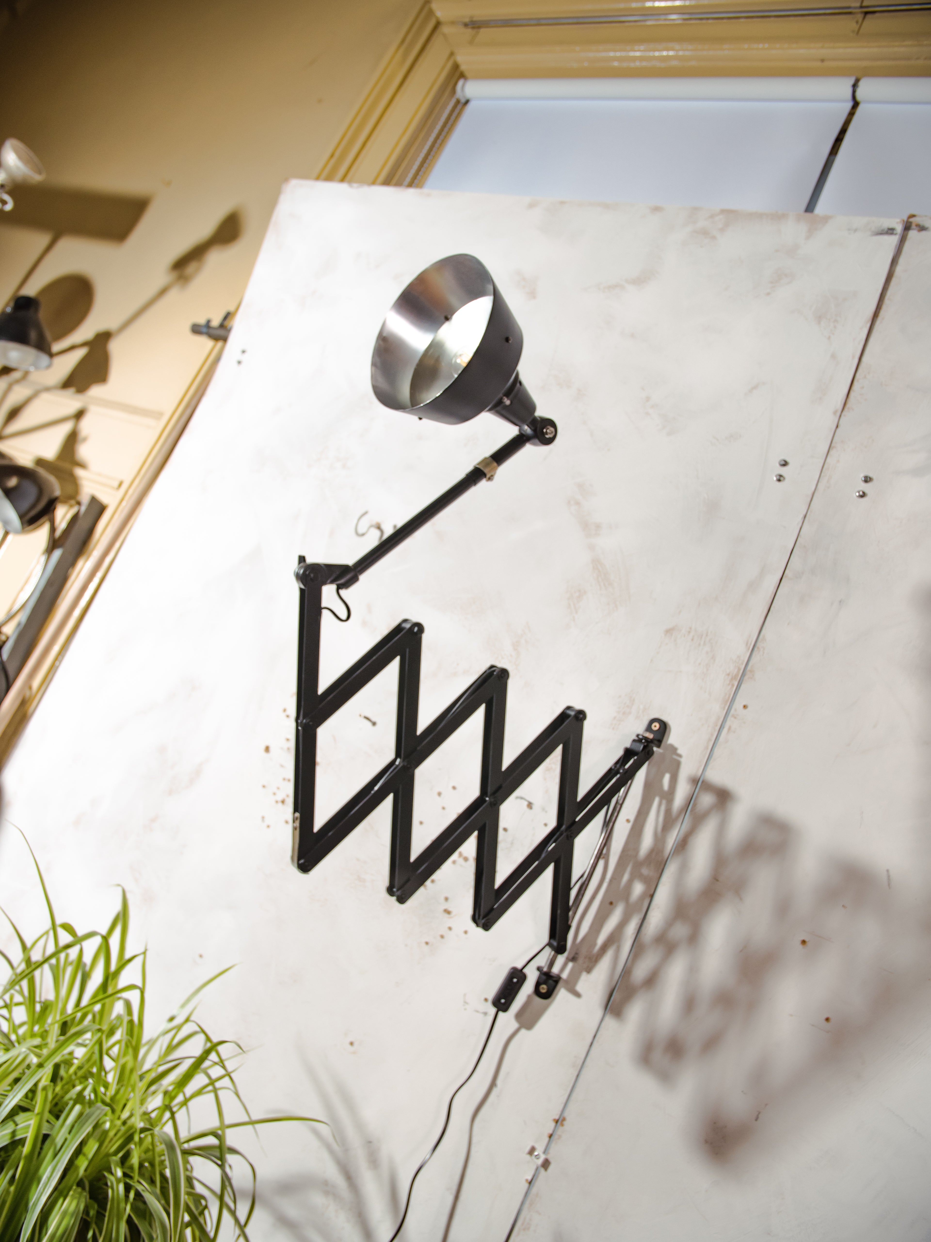 1930s MIDGARD XXL Scissor Lamp, Renovated Antique Black Workshop lamp, Rare Wall Harmonica Light, design by Curt Fischer