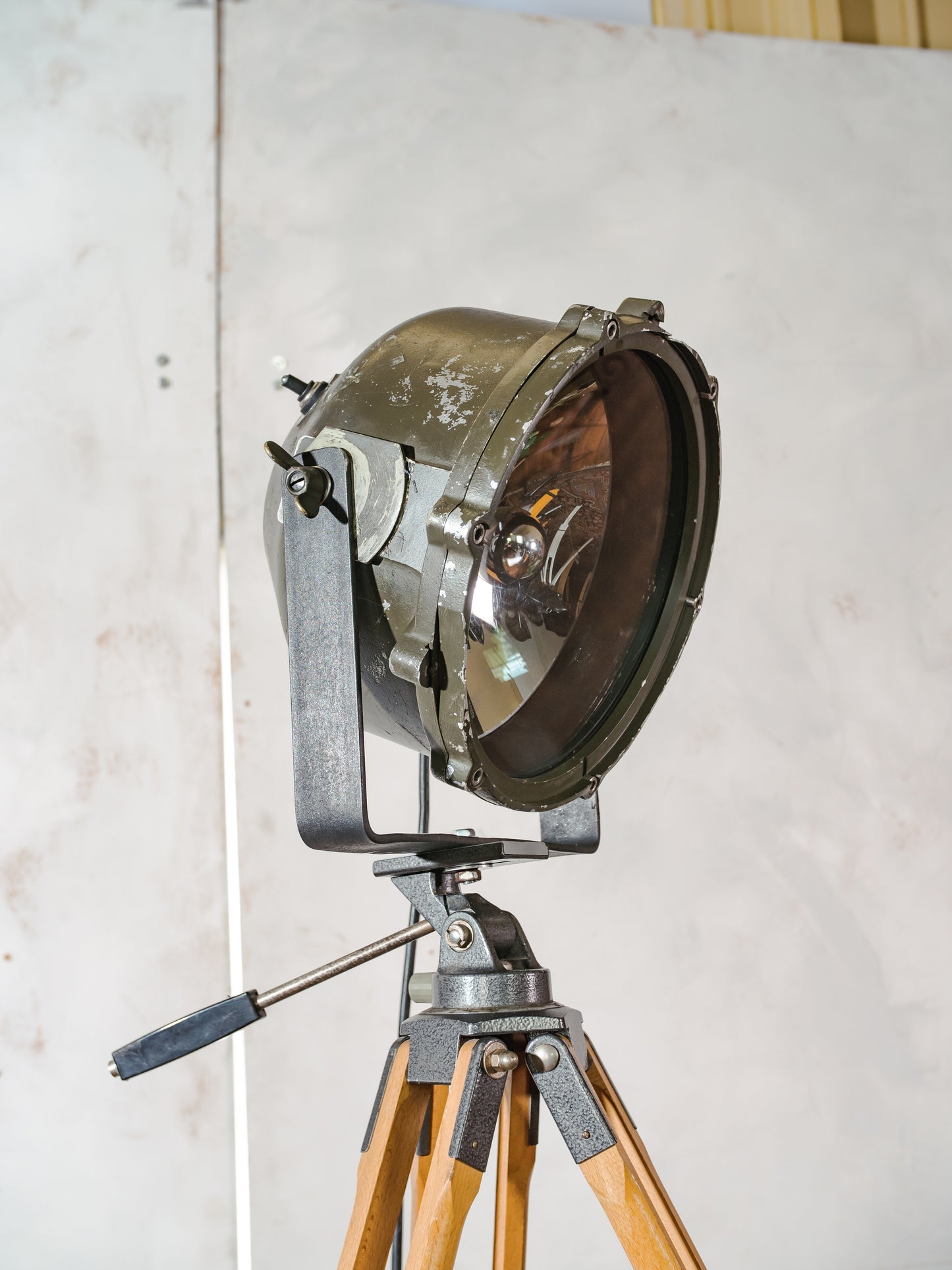 Vintage Military Leopard 1 Tank Searchlight Dutch Army on Wooden Tripod | Industrial Floor lamp Spotlight | Industrial statement Lighting