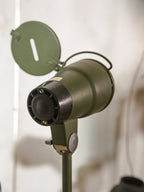 Vintage Ernst Rademacher Bundeswehr lamp, industriële militaire bureaulamp uit de jaren 50, verstelbare wandlamp, lamp van gerecycled Duits legervoertuig