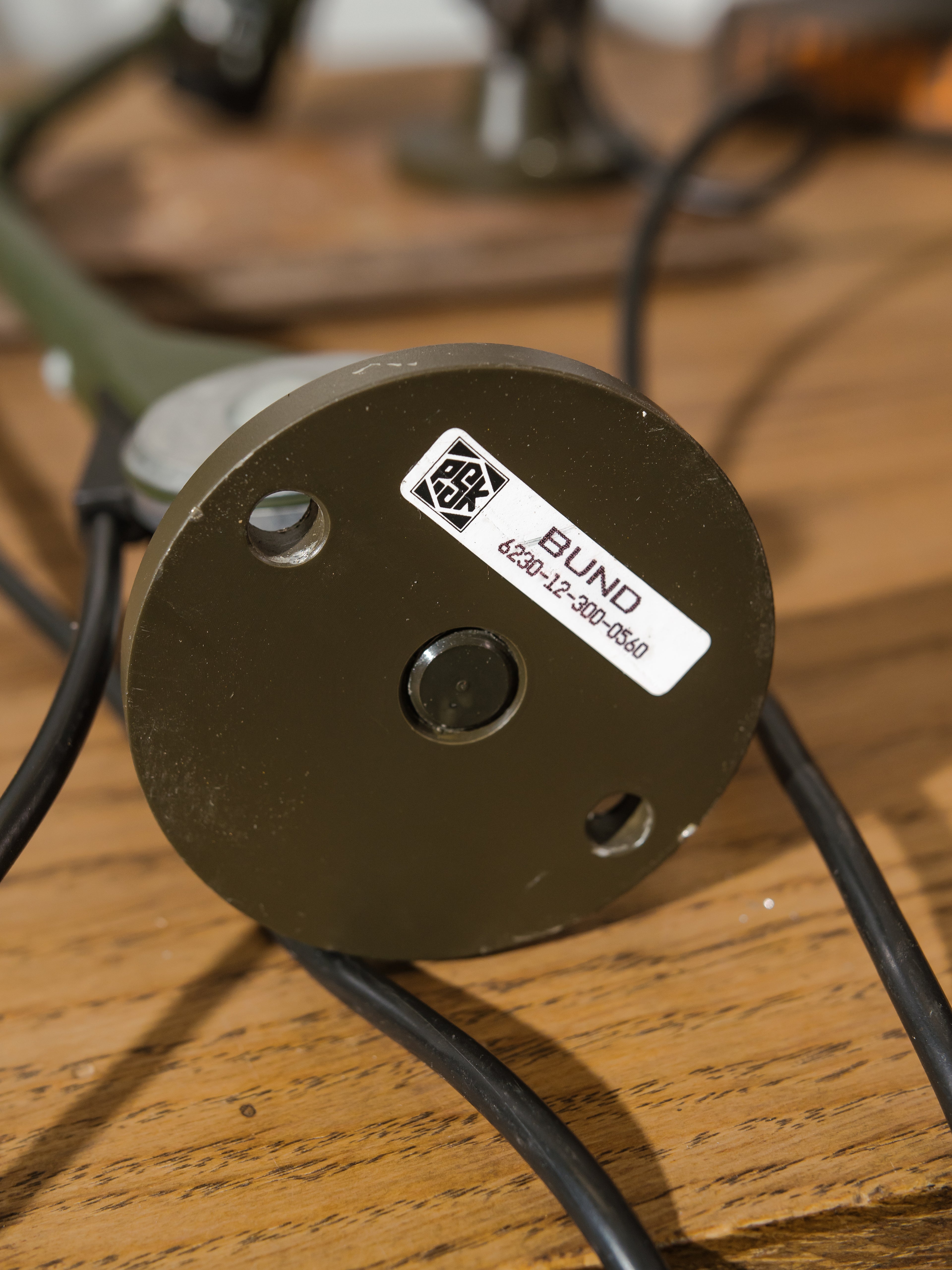 Vintage Ernst Rademacher Bundeswehr lamp, industriële militaire bureaulamp uit de jaren 50, verstelbare wandlamp, lamp van gerecycled Duits legervoertuig