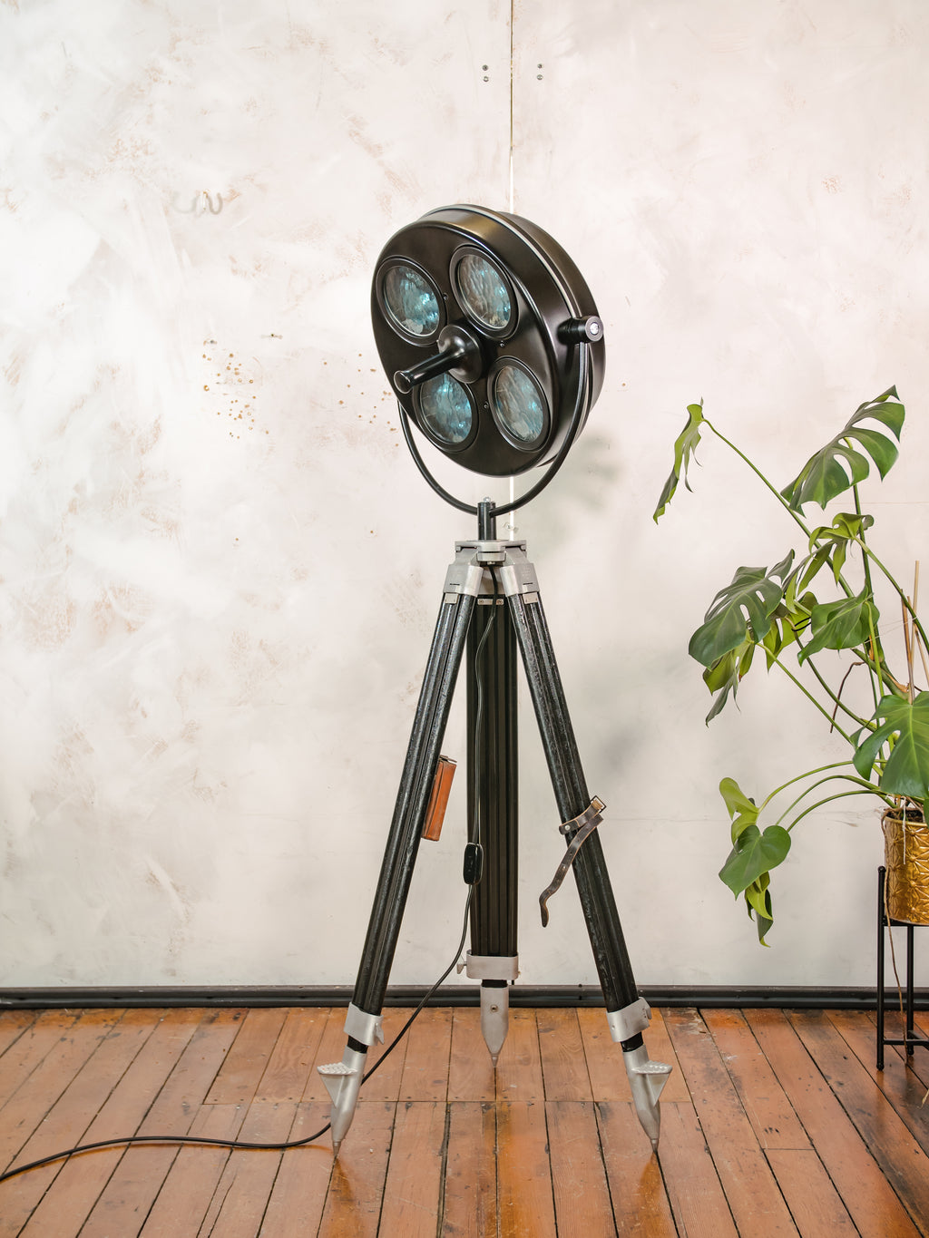 Upcycled Hanau Surgical Lamp Floor Light, Vintage Industrial Spotlight on Surveyors Tripod, 1960s Adjustable Retro Medical Design Lighting