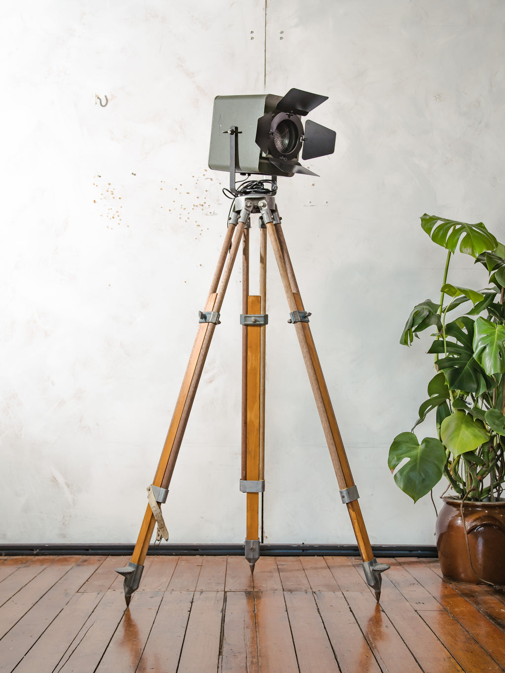 Vintage Green 1960s Strand Electric Patt 45 Theatre light on a wooden Surveying Tripod, Industrial Floor lamp, Retro Stagelight