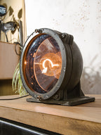 Tank zoeklicht uit de Koude Oorlog, T55 Tank militaire lamp – Industriële statementverlichting – Vintage legerzoeklicht – Gerecyclede militaire decoratie