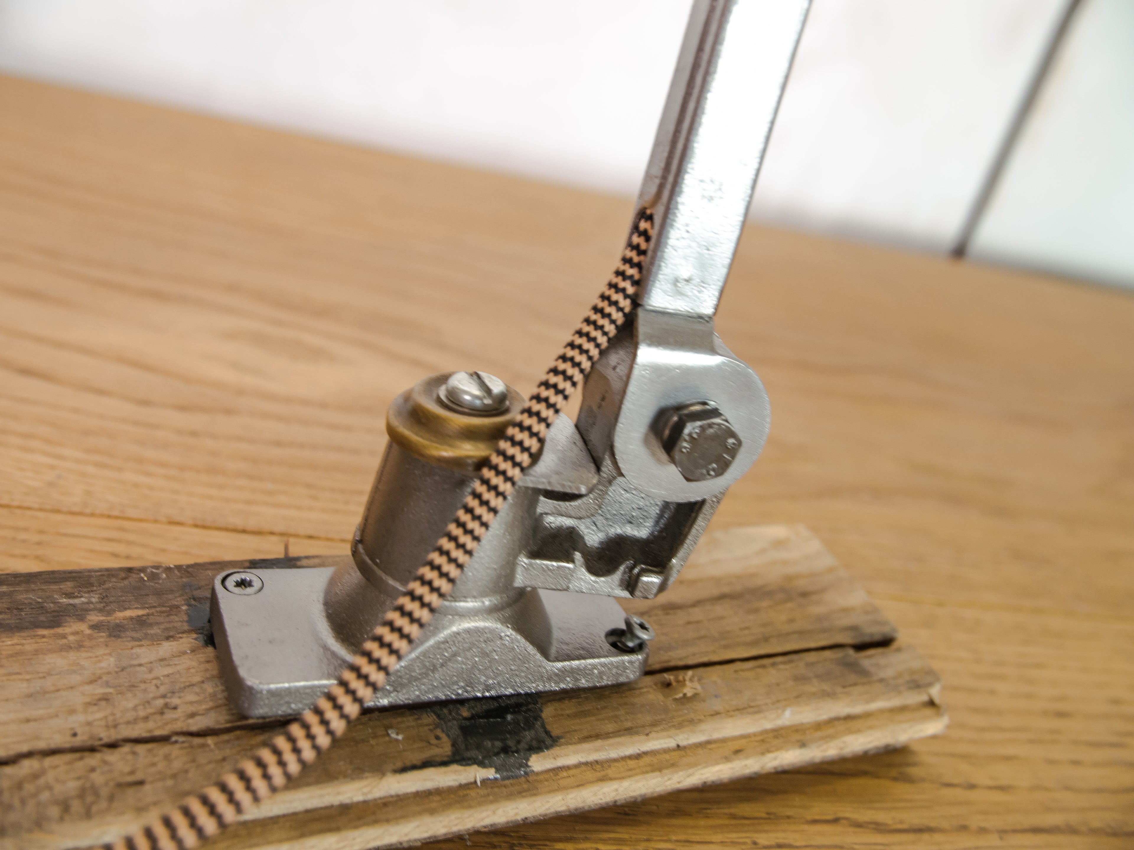 Vintage Industrial Machinist Lamp by EDL, 1950s 2 arm Workshop Desk lamp, Restored and renovated Task Lamp