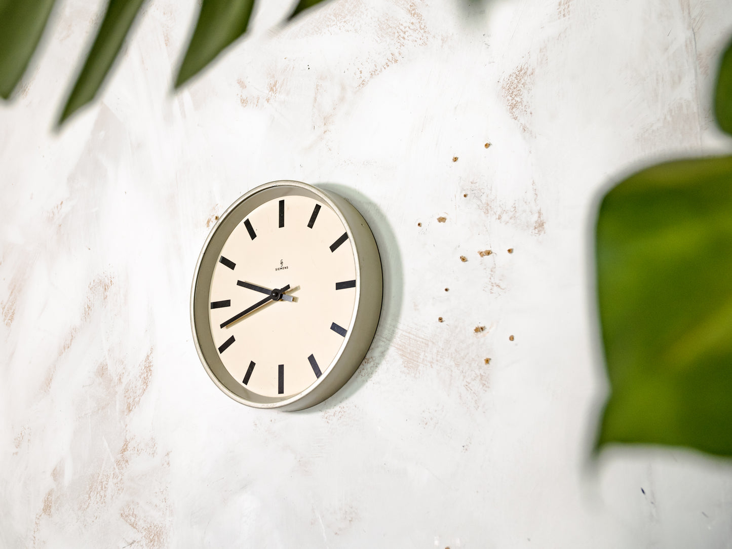 Siemens Retro Clock, Quartz converted Timepiece, 1970s Interior Wall decoration, Gift New Home Housewarming Beige white dial face