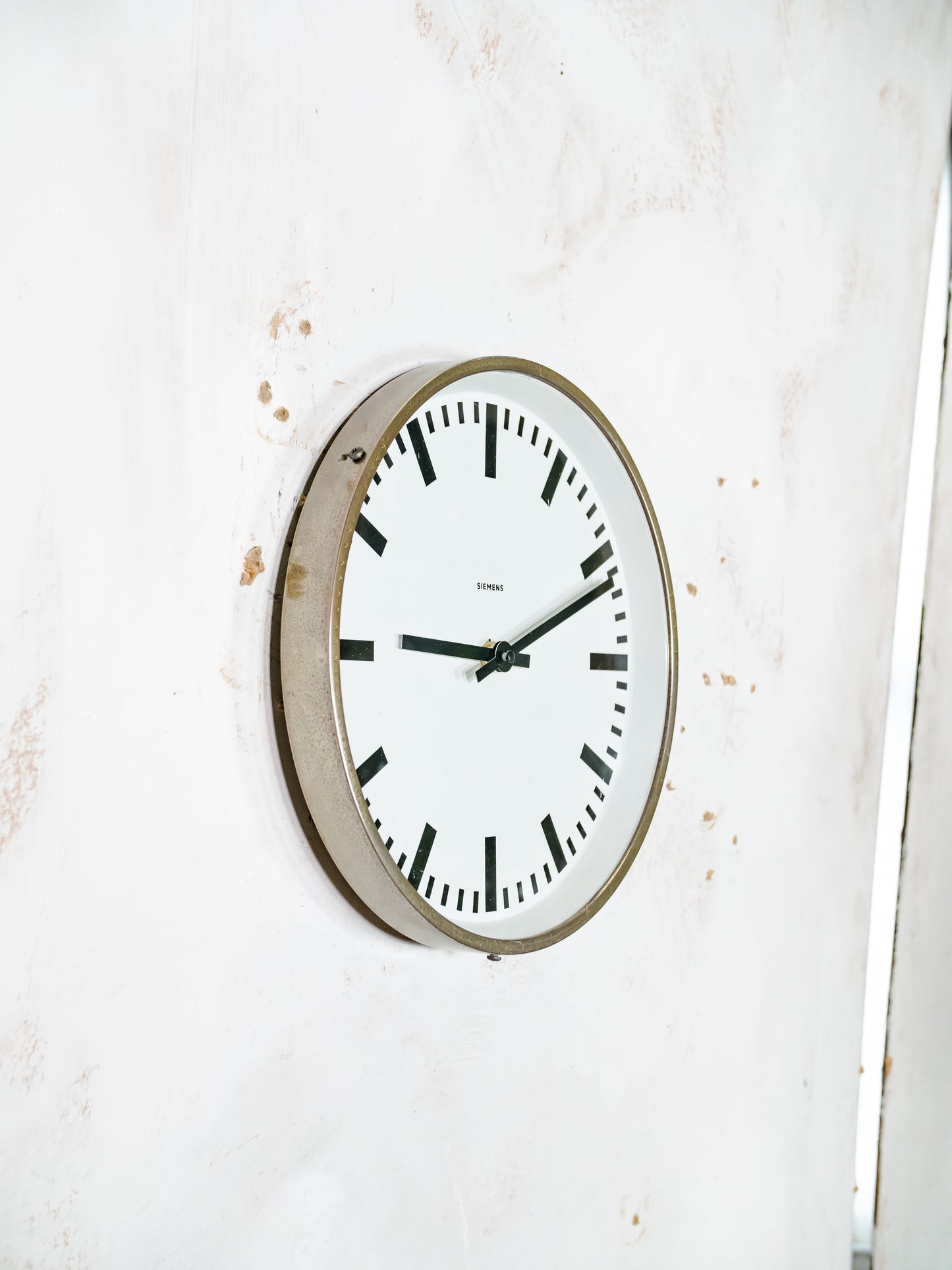 Chrome Siemens Kitchen Clock with white dial face, Wall mounted Workspace Timekeeper 1970s, Secondary Clockwork, Housewarming gift