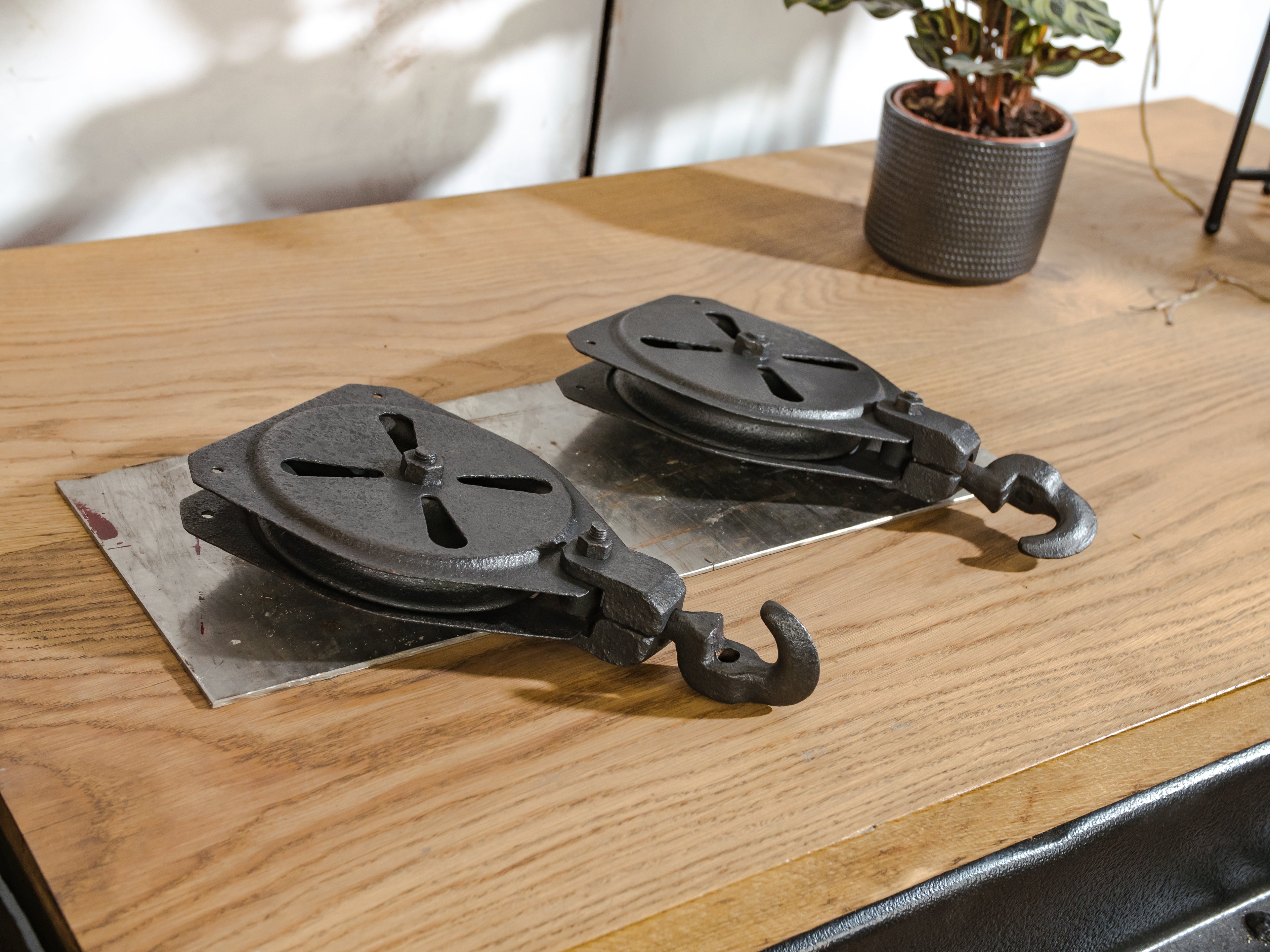 Antique Cast iron Pulley, Rustic Farm Country Hay Trolley, Barn pulleys Farmhouse Decor, Vintage hardware