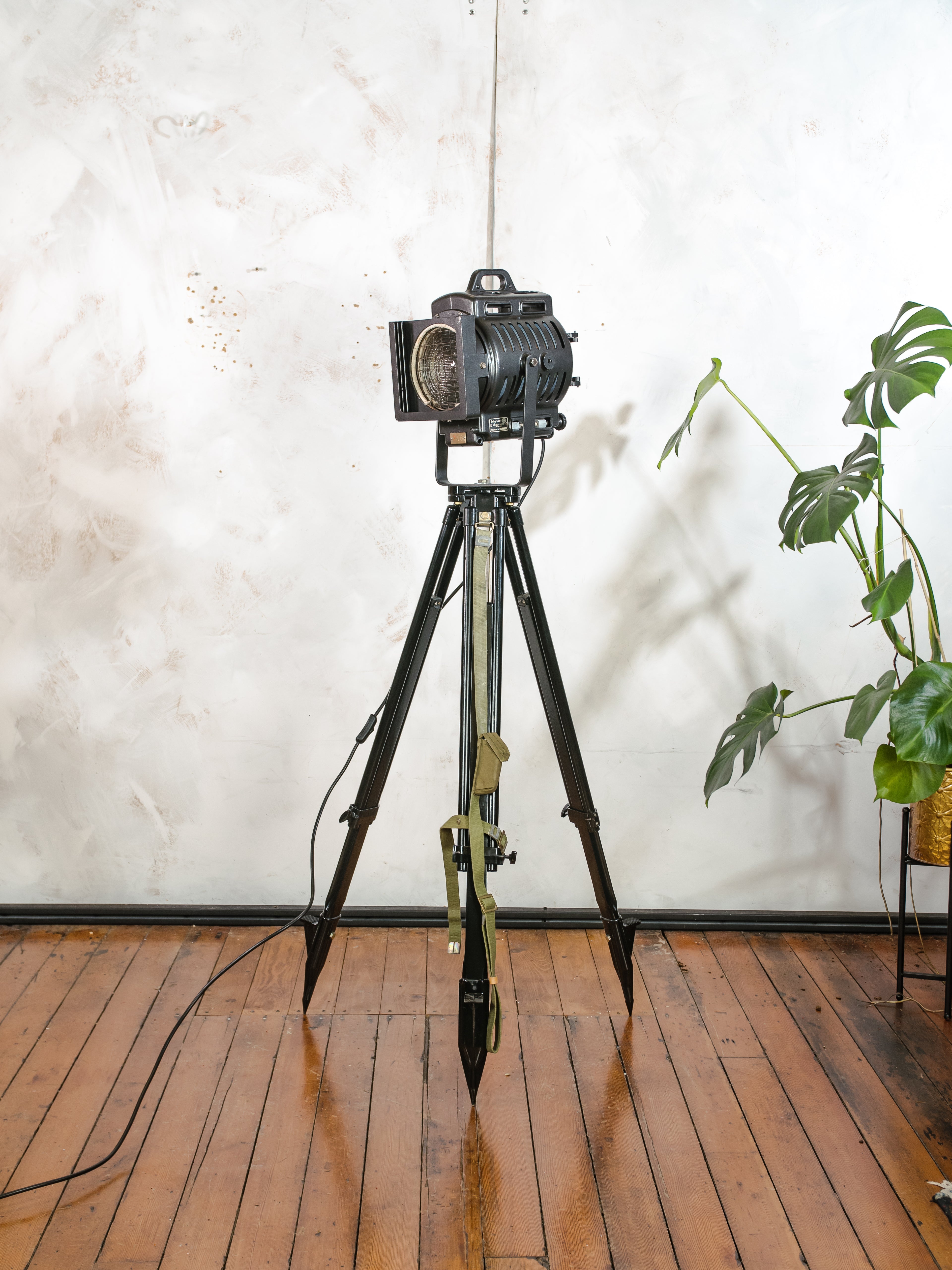 ARRI Cinema Lamp 1950s, Arnold & Richter 500 Watt Fresnel Baby Spotlight, Television lighting on a Black Surveying Tripod, Floorlamp