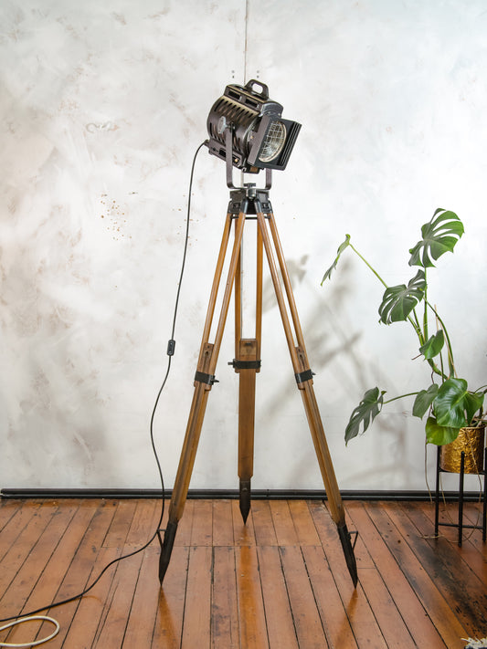 Vintage ARRI 1950s Film Spotlight Floor Lamp, Hollywood Style Upcycled Lighting on Wooden Tripod, Arnold & Richter München Cinema lighting