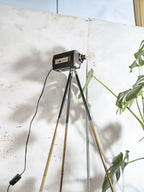 Vintage Bell & Howell Super 8 Filmcamera Bureaulamp, Upcycled Tafellamp op antiek Statief