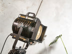 Vintage ARRI jaren 50 Filmlamp Staande Lamp, Hollywood Stijl Upcycled Verlichting op Houten Statief, Arnold & Richter München Bioscoopverlichting