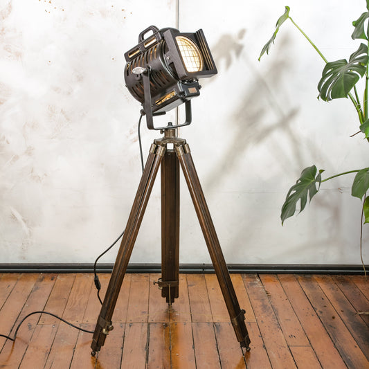 Arnold & Richter Movie Spotlight 1950s, ARRI 500 Watt Fresnel Baby Spot, German Projector on a Teak Wooden Adjustable Tripod, Floor Lamp