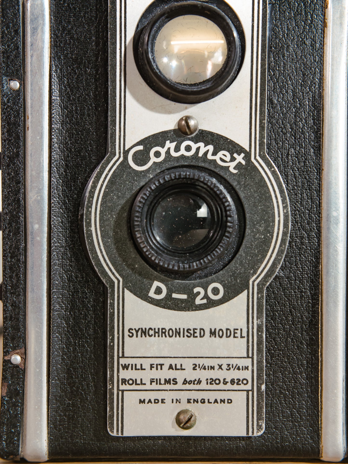 Antique 1950s Box Camera Table lamp, Coronet D-20 Upcycled into cute light, Retro bedside lamp for Photographers