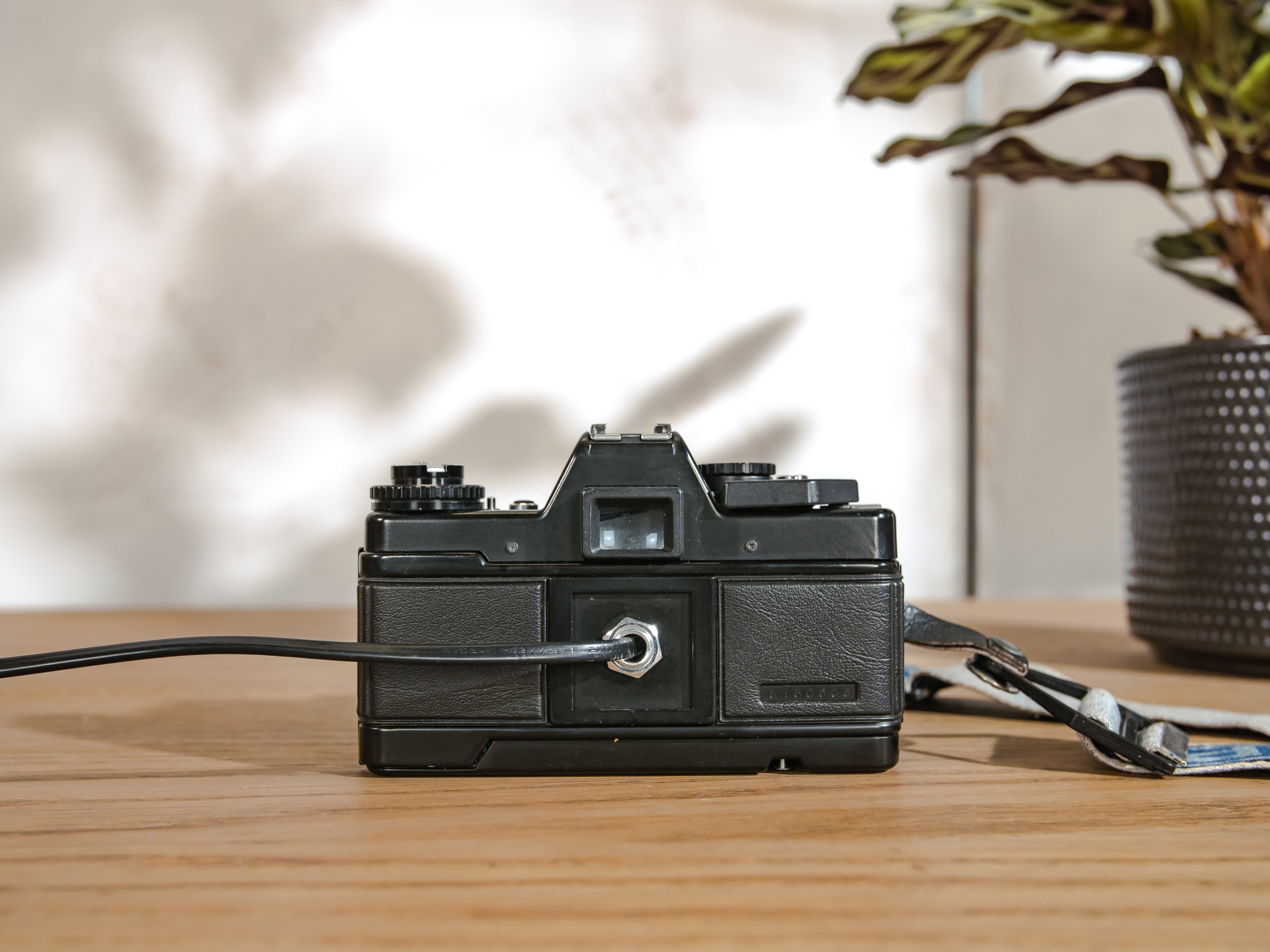 Vintage Praktica BC1 Camera Lamp, Upcycled Desk & Wall light with 50mm Lens, Unique home decor Table lighting, Photographer's gift