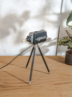 Vintage Bell & Howell Super 8 Filmcamera Bureaulamp, Upcycled Tafellamp op antiek Statief
